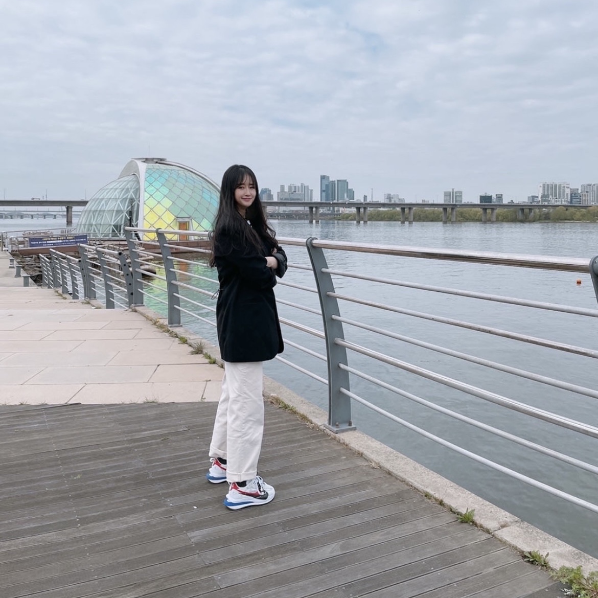 Nike x Sacai VaporWaffle Royal Fuchsia 착용 스타일