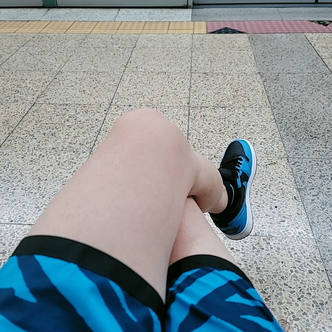 Jordan 1 Low Laser Blue 착용 스타일