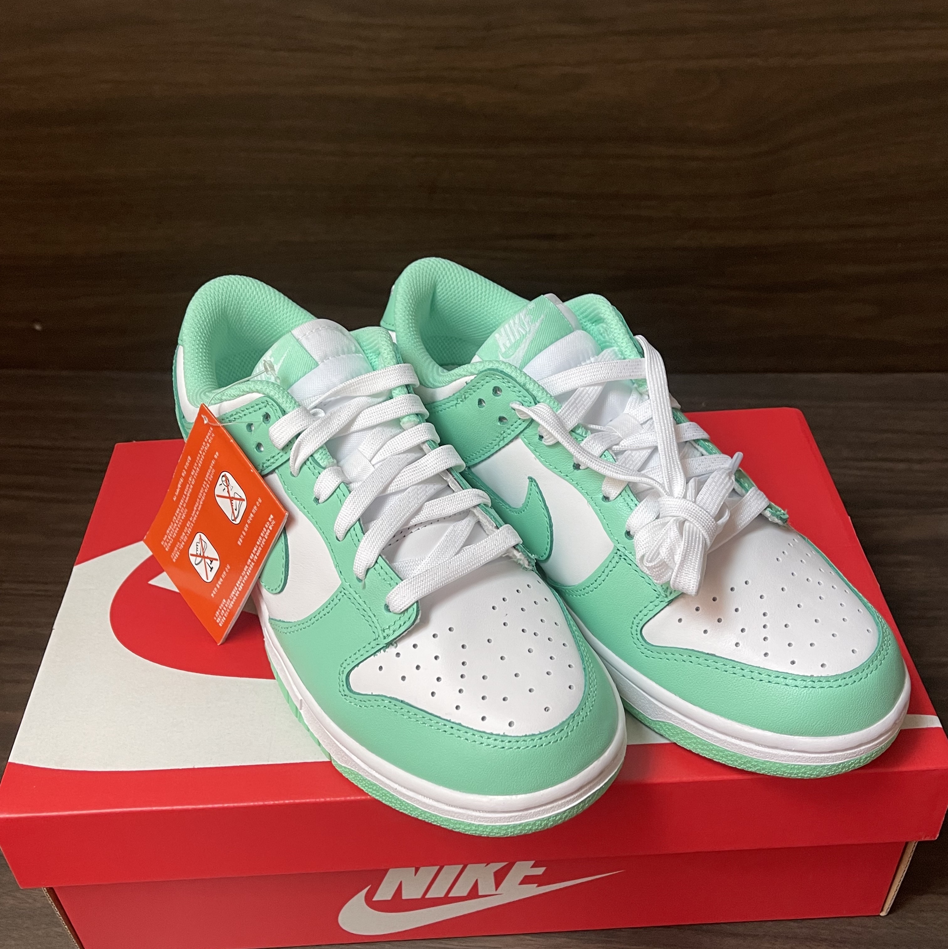 (W) Nike Dunk Low Green Glow 착용 스타일 - 3