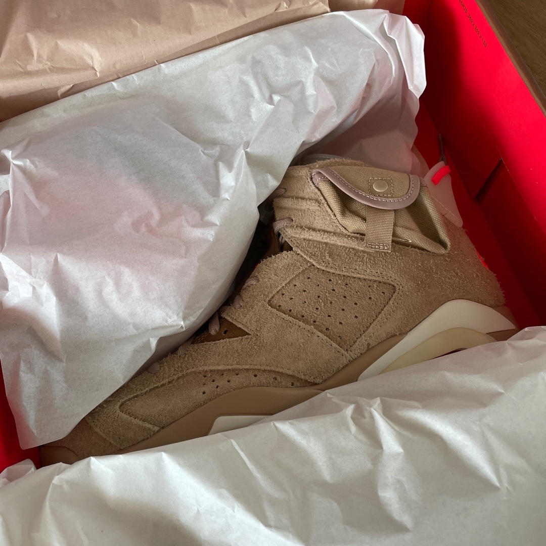 Jordan 6 x Travis Scott Retro SP British Khaki 착용 스타일