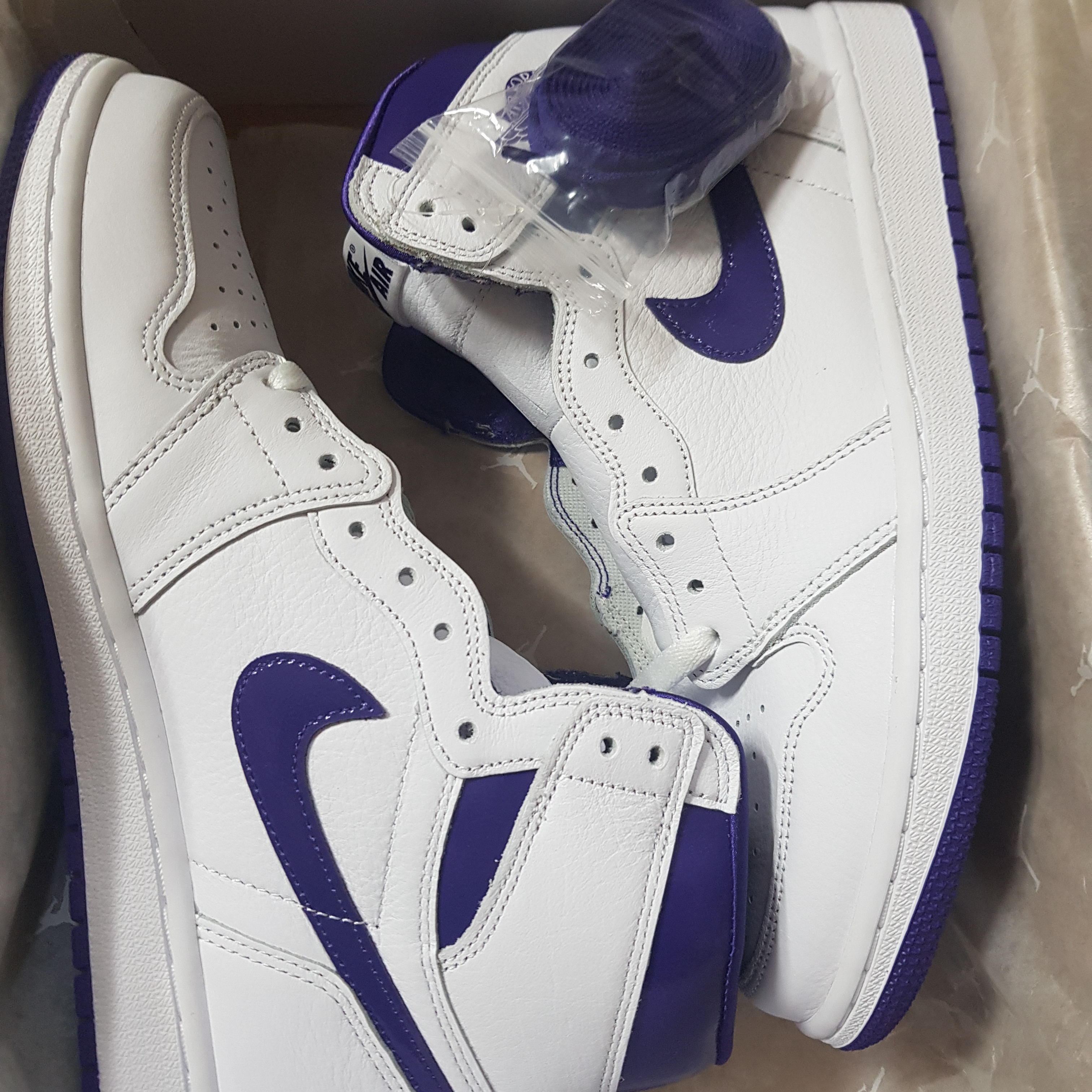(W) Jordan 1 High OG Court Purple 착용 스타일