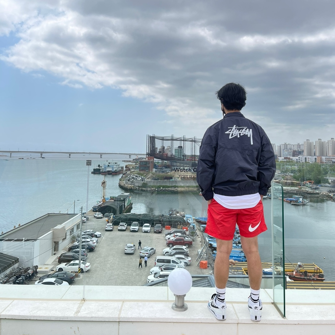 Nike x Peaceminusone Air Force 1 Low Para-Noise 2.0, Nike x Stussy Windrunner Jacket Off Noir 착용 스타일