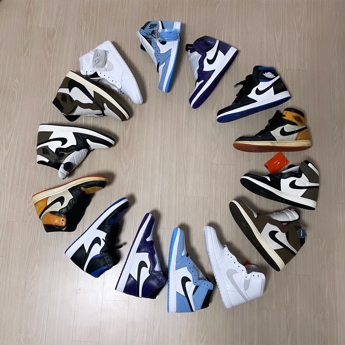 Jordan 1 Retro High OG Court Purple 2020, Jordan 1 x Travis Scott Retro High OG SP Mocha 착용 스타일