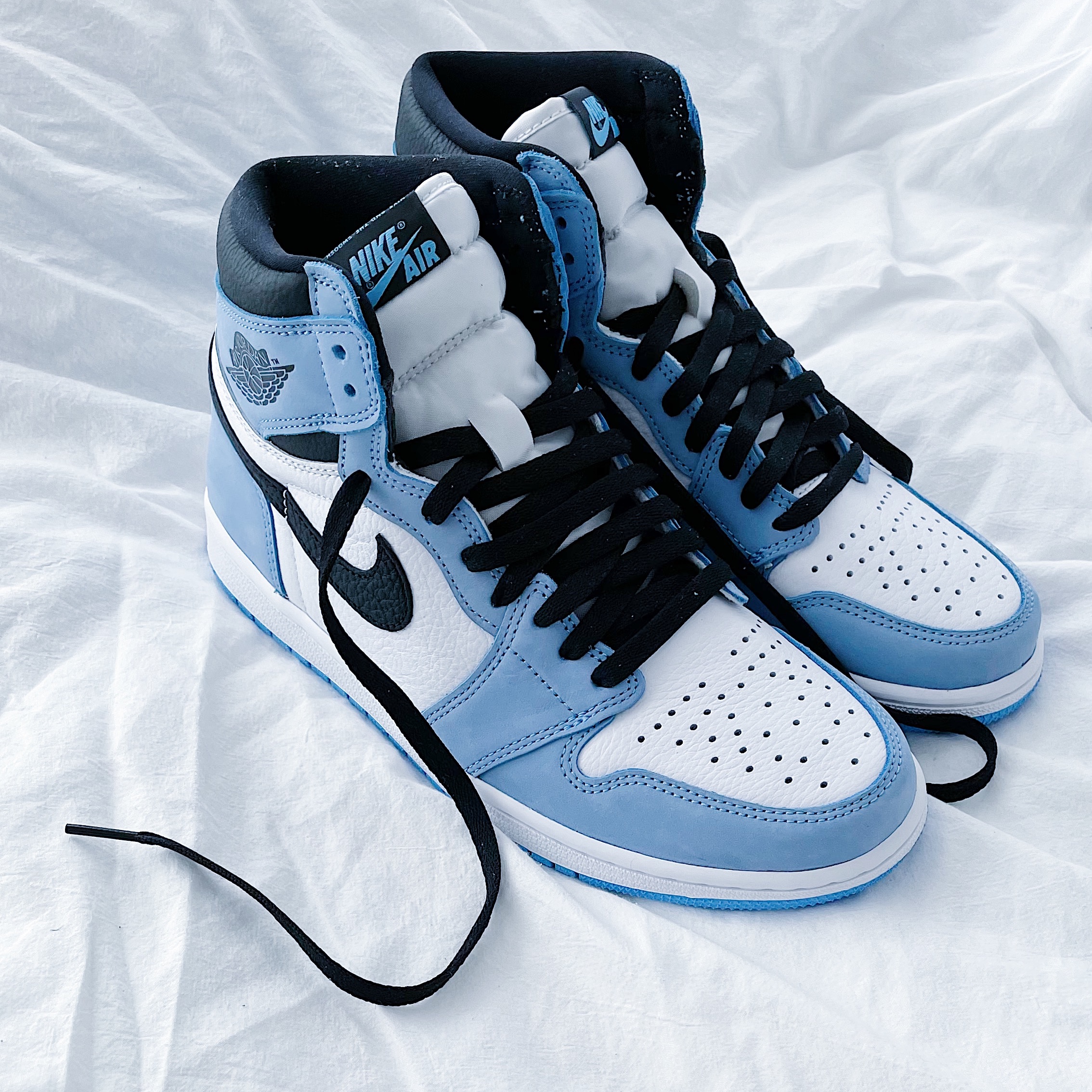 Jordan 1 Retro High OG University Blue 착용 스타일