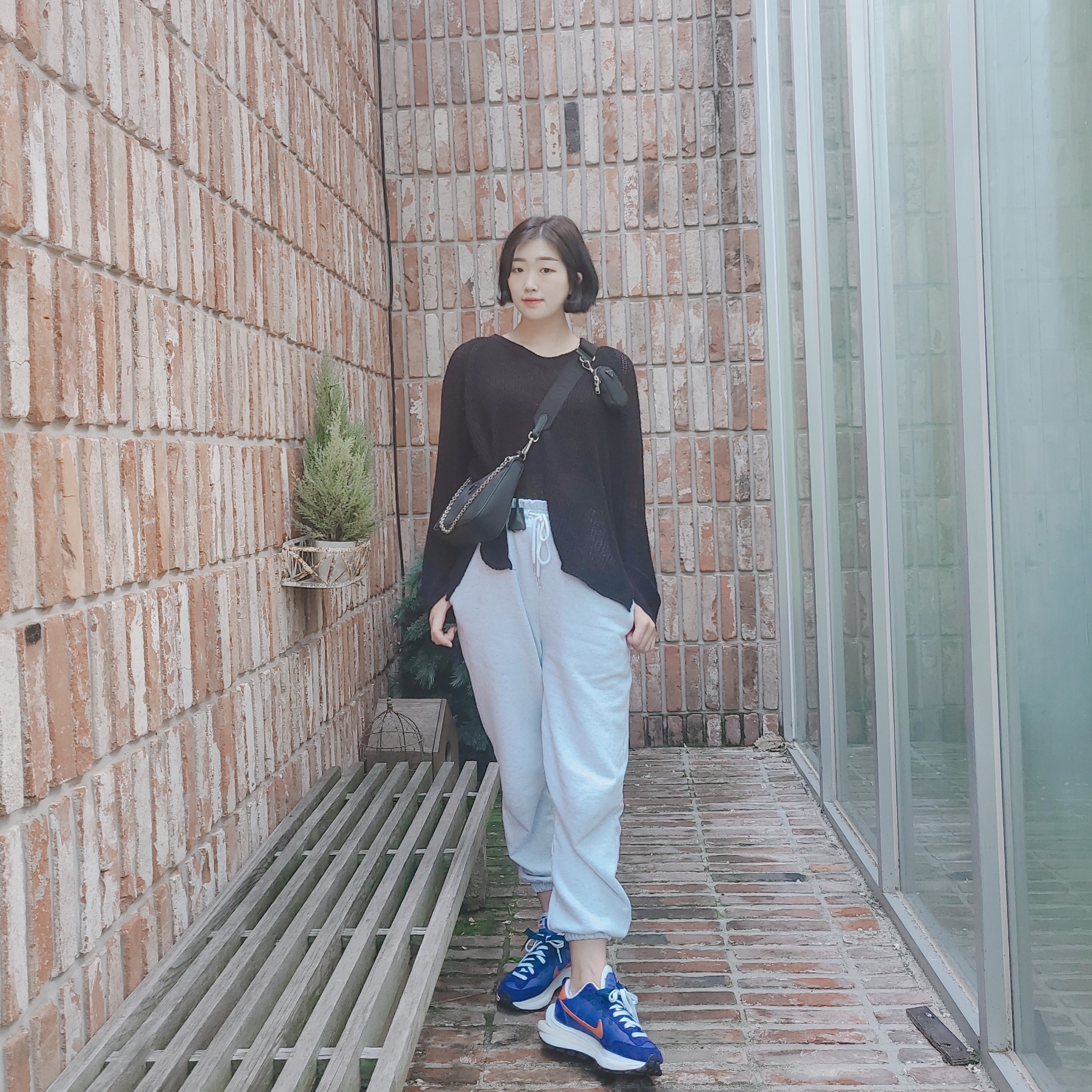 Nike x Sacai VaporWaffle Dark Iris 착용 스타일