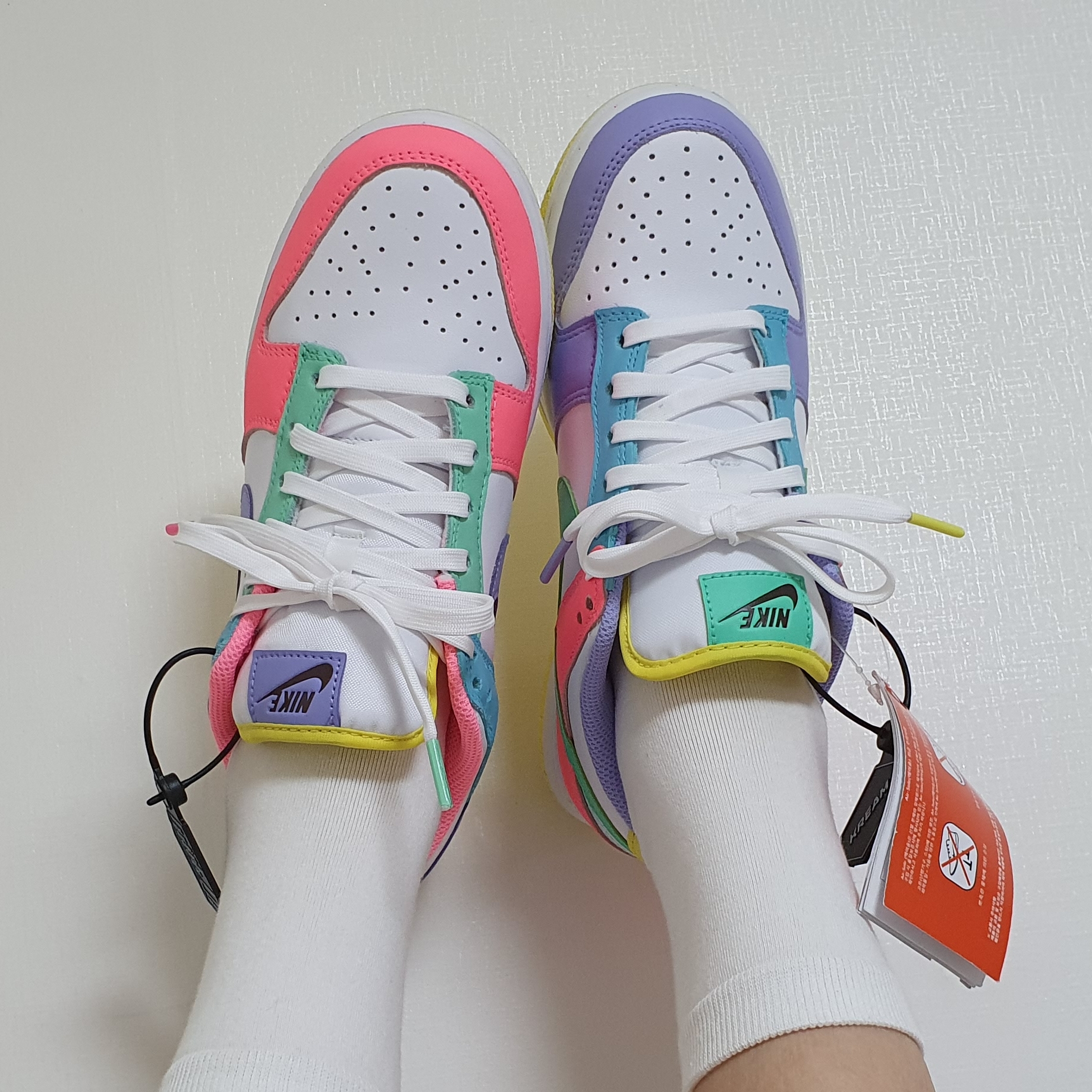 (W) Nike Dunk Low SE Candy 착용 스타일 - 4
