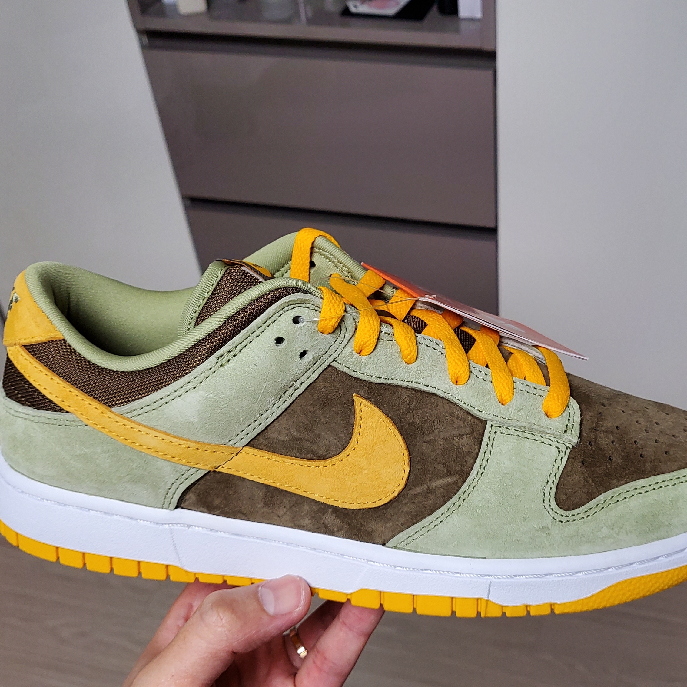 Nike Dunk Low SE Dusty Olive 착용 스타일