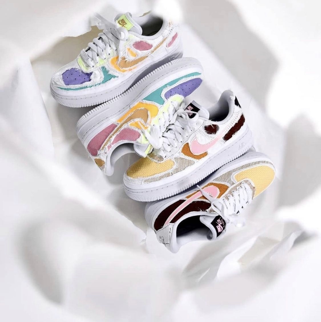 (W) Nike Air Force 1 '07 PRM Tear Away Arctic Punch 착용 스타일 - 3