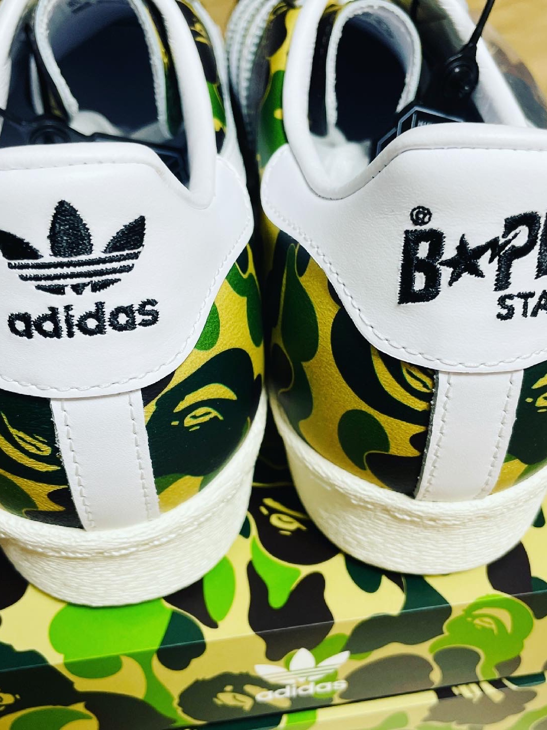 Adidas x BAPE Superstar 80s Green Camo 착용 스타일 - 4