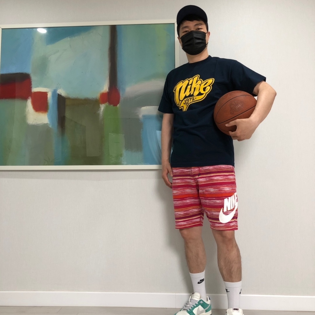 Nike x Kasina Dunk Low Road Sign - Kasina Exclusive, Nike x Sacai LDWaffle Blue Multi 착용 스타일 - 1