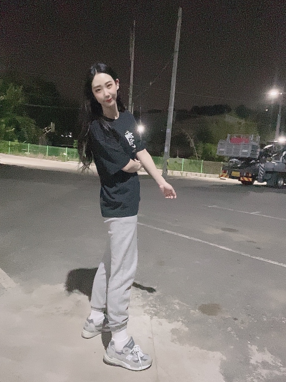 New Balance 992 Made in USA Grey - D Standard, Nike x Stussy WT T-Shirt Black - US/EU 착용 스타일 - 1