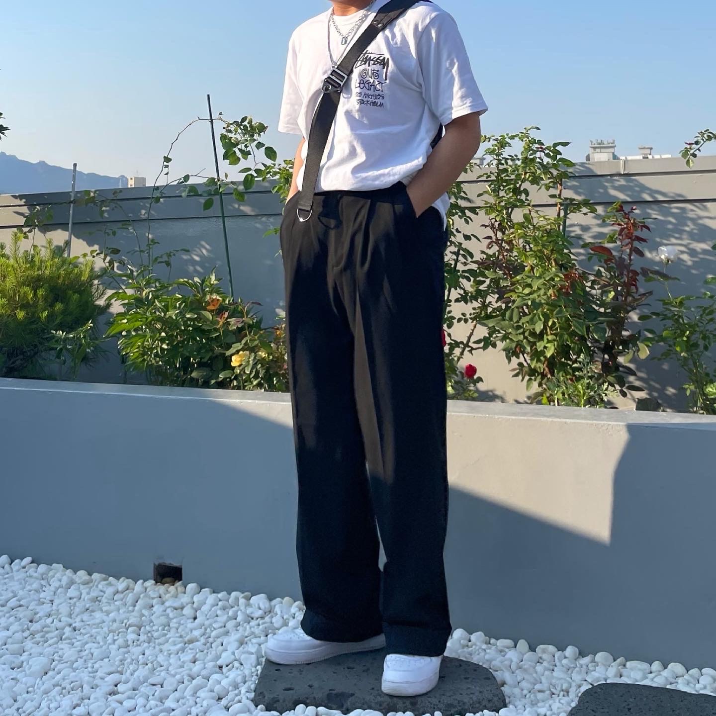 Stussy x Our Legacy Surfman T-Shirt White - 21SS, Nike Air Force 1 '07 Low White 착용 스타일