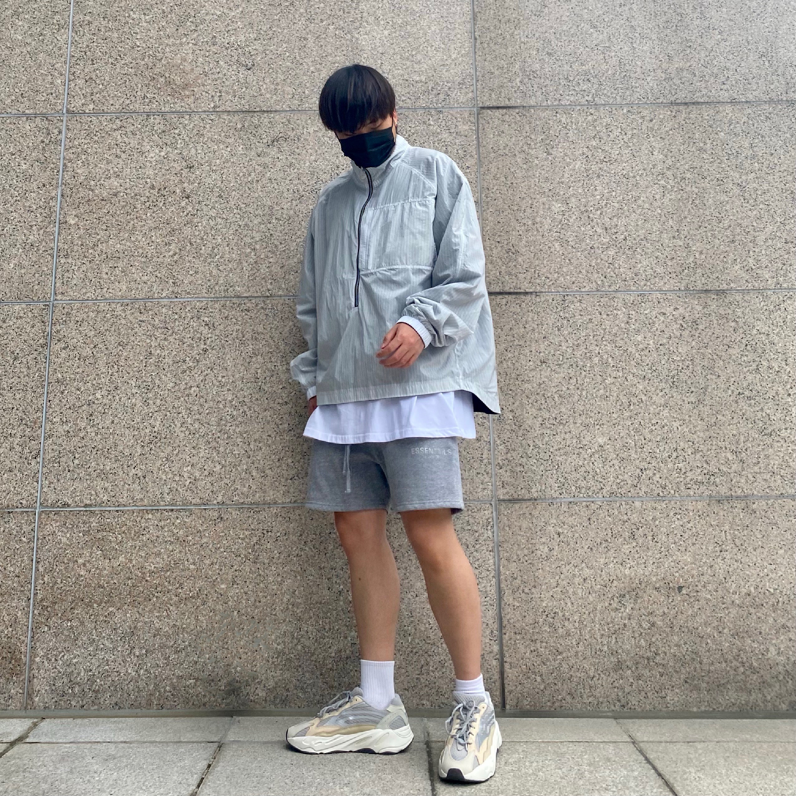 Adidas Yeezy Boost 700 V2 Cream, Nike x Kim Jones Reversible Wind Breaker Navy - US/EU 착용 스타일