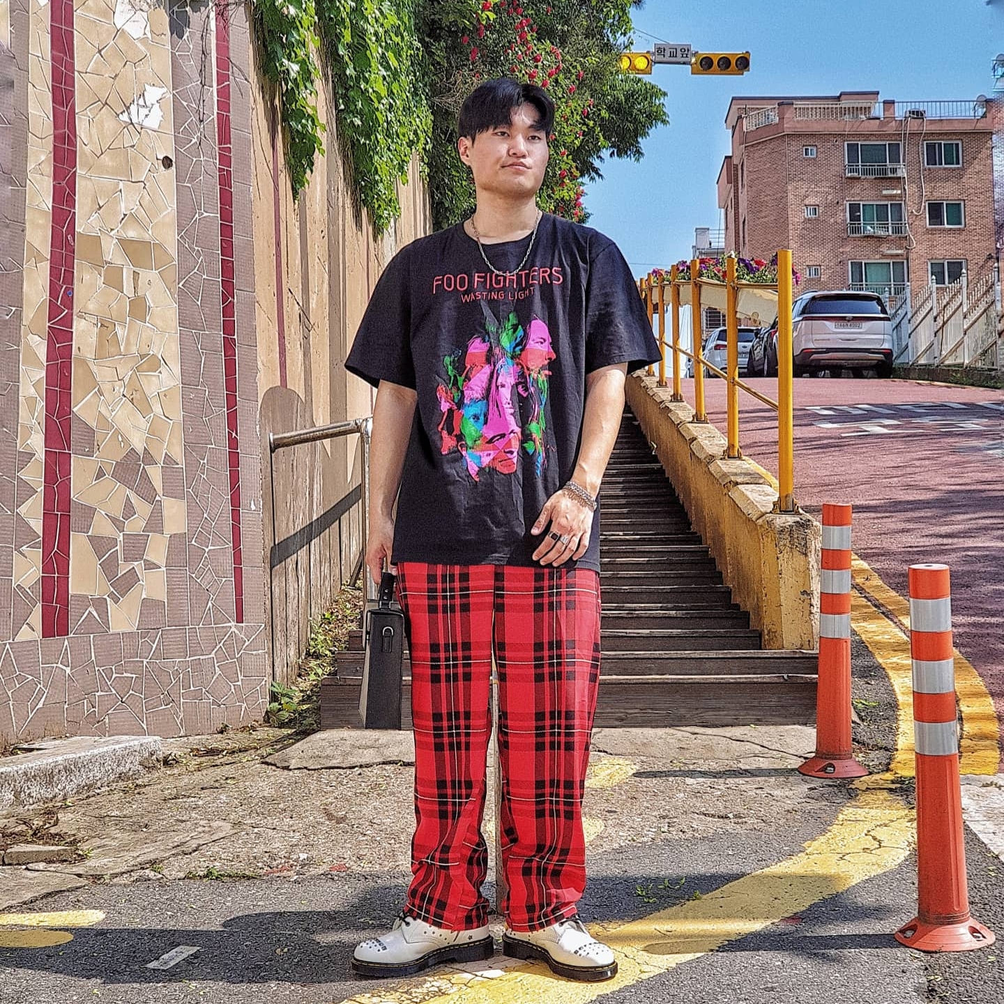 Dr. Martens x END. x Mastermind 101 Boots Skull 착용 스타일 - 1