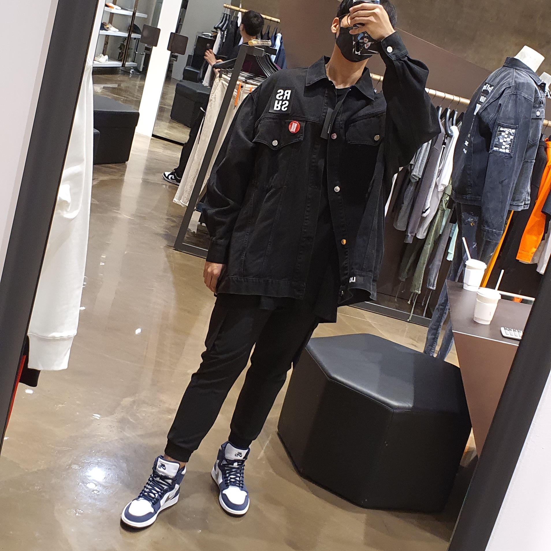 Jordan 1 Retro High OG CO.JP Midnight Navy 착용 스타일