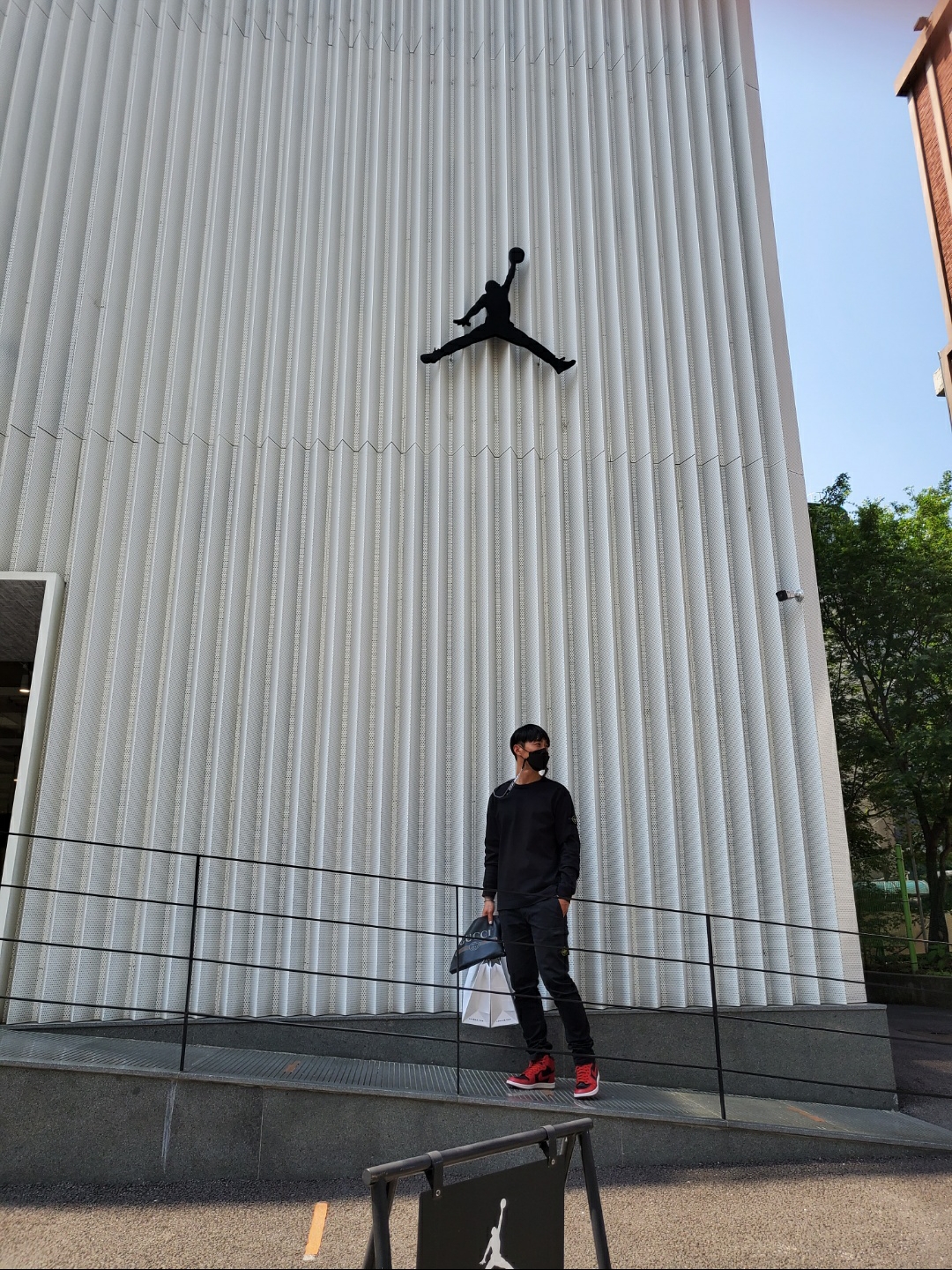 Jordan 1 High 85 Varsity Red 착용 스타일