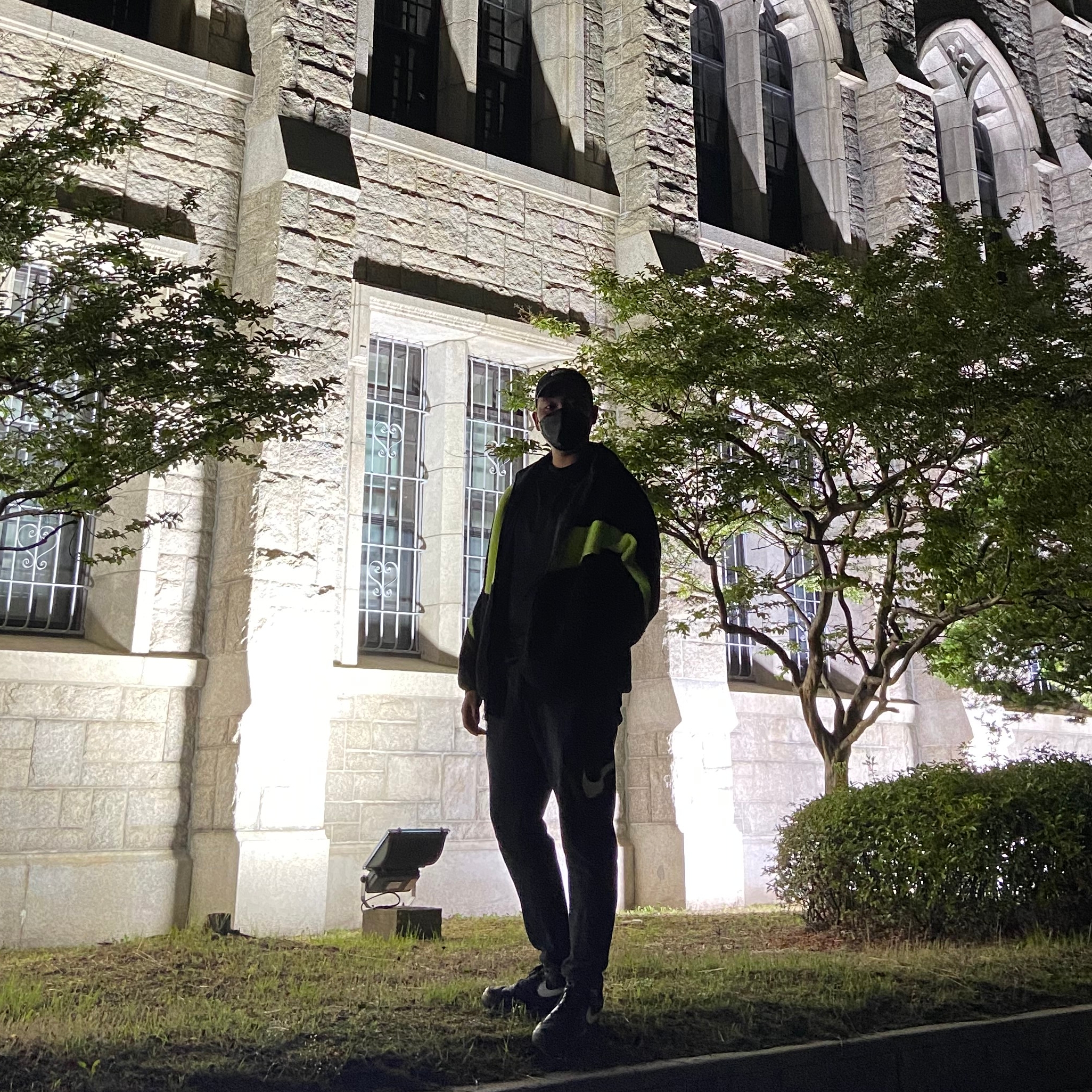 Nike Big Swoosh Full Zip Jacket Black Volt, Nike Air Force 1 Low QS Black White 착용 스타일