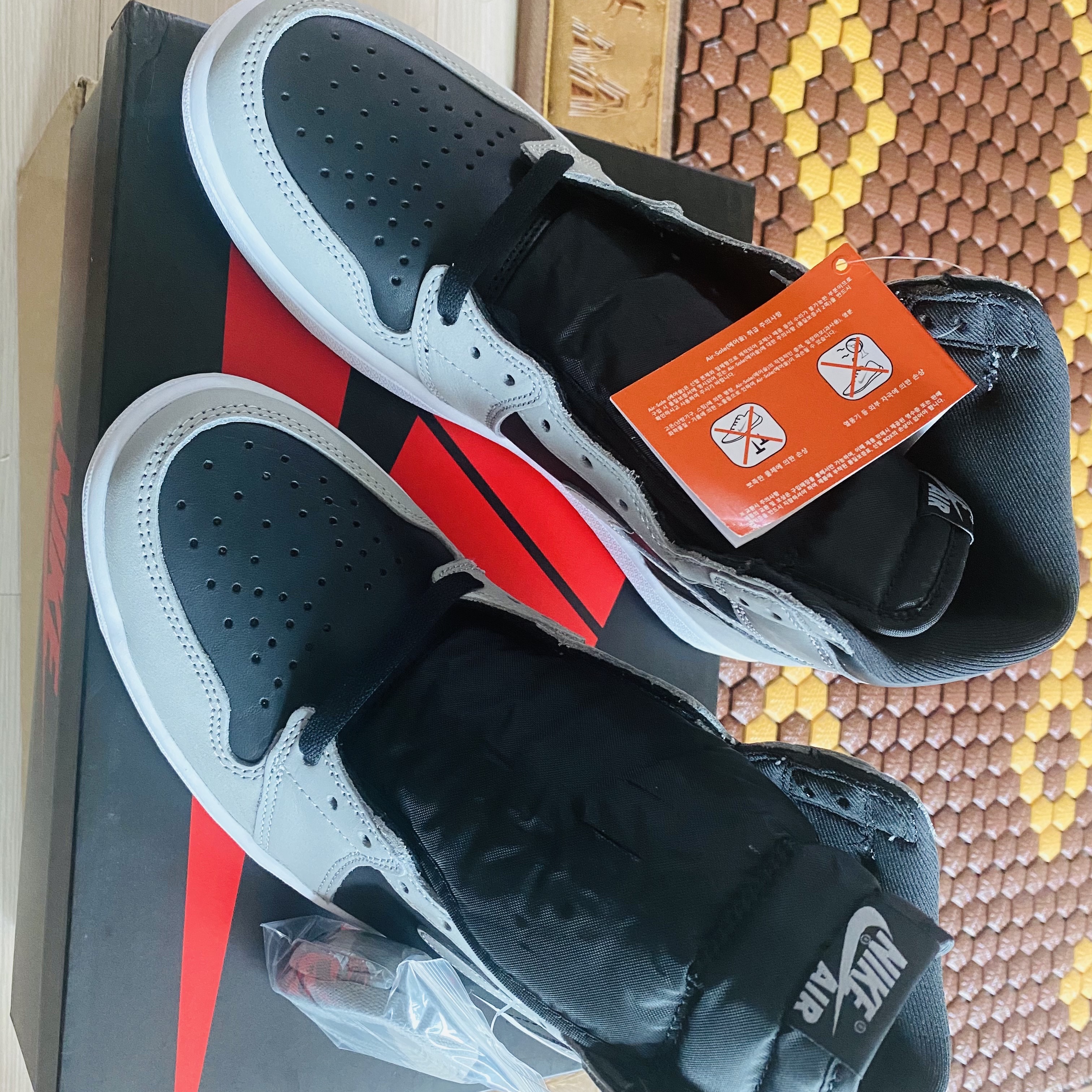Jordan 1 Retro High OG Shadow 2.0 착용 스타일 - 3