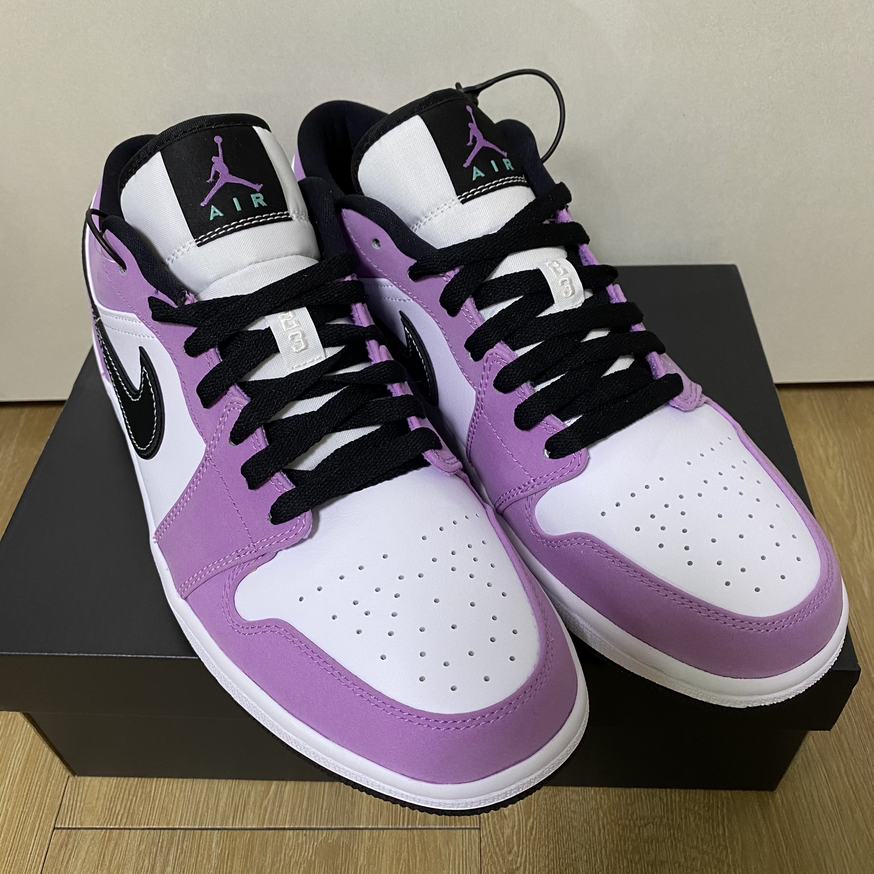 Jordan 1 Low SE Violet Shock 착용 스타일