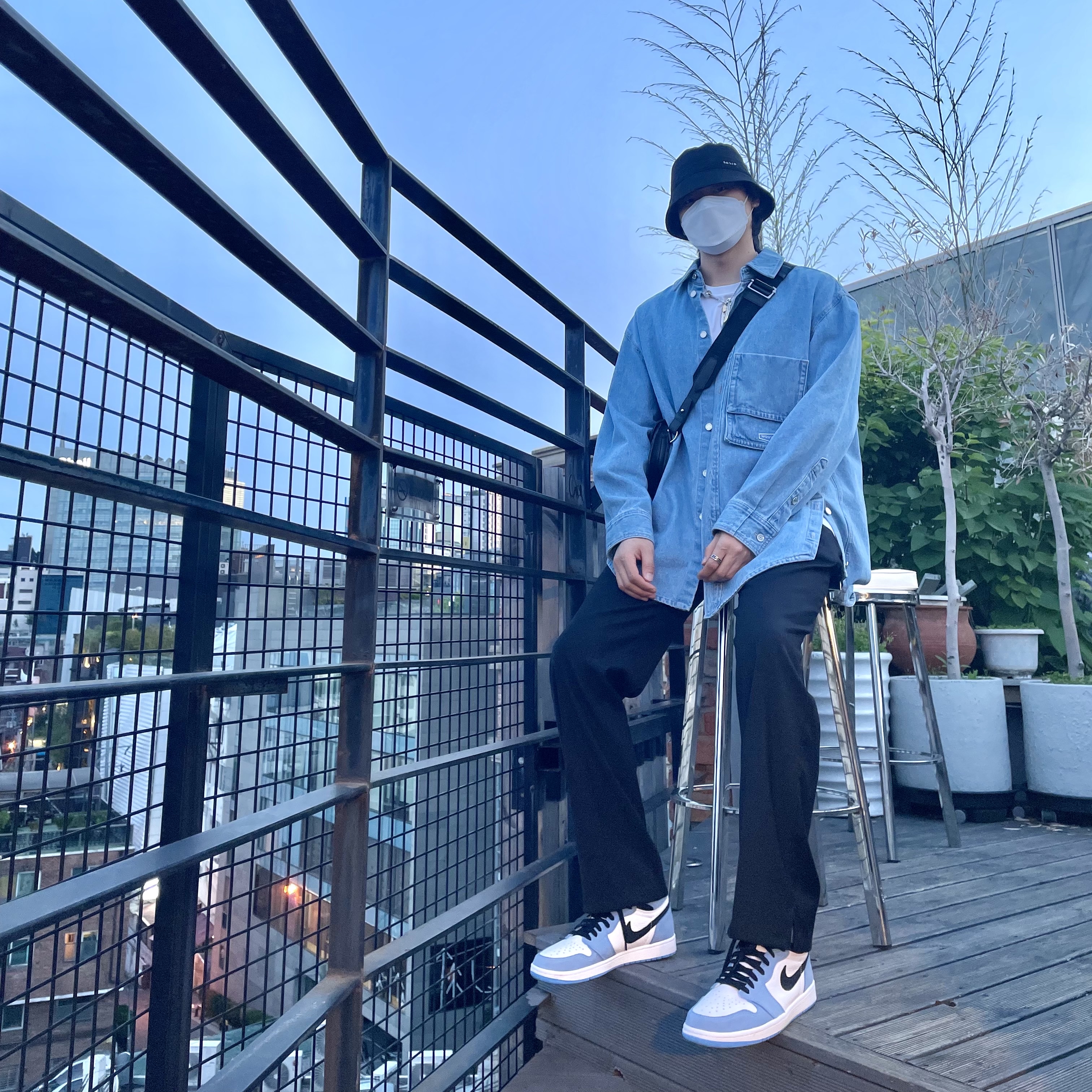 Jordan 1 Retro High OG University Blue 착용 스타일