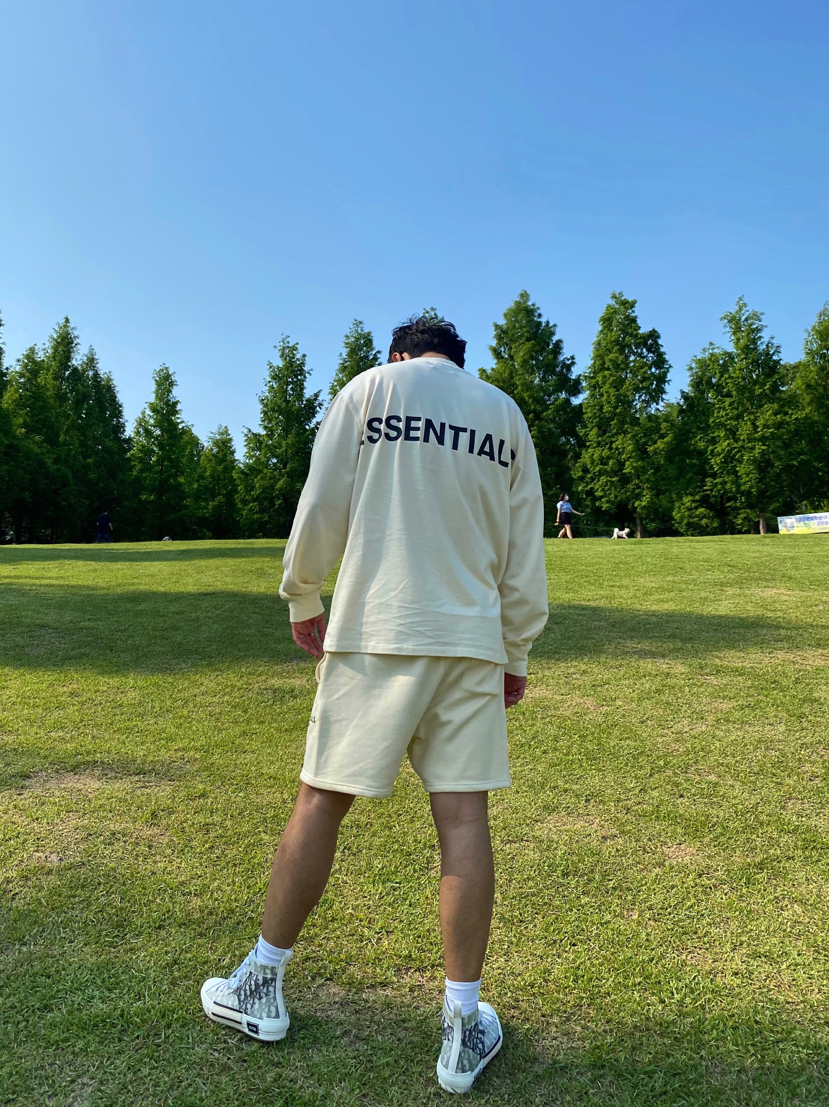 Essentials Fleece Shorts Buttercream - 20SS, Dior B23 High Dior Oblique White & Black 착용 스타일 - 3
