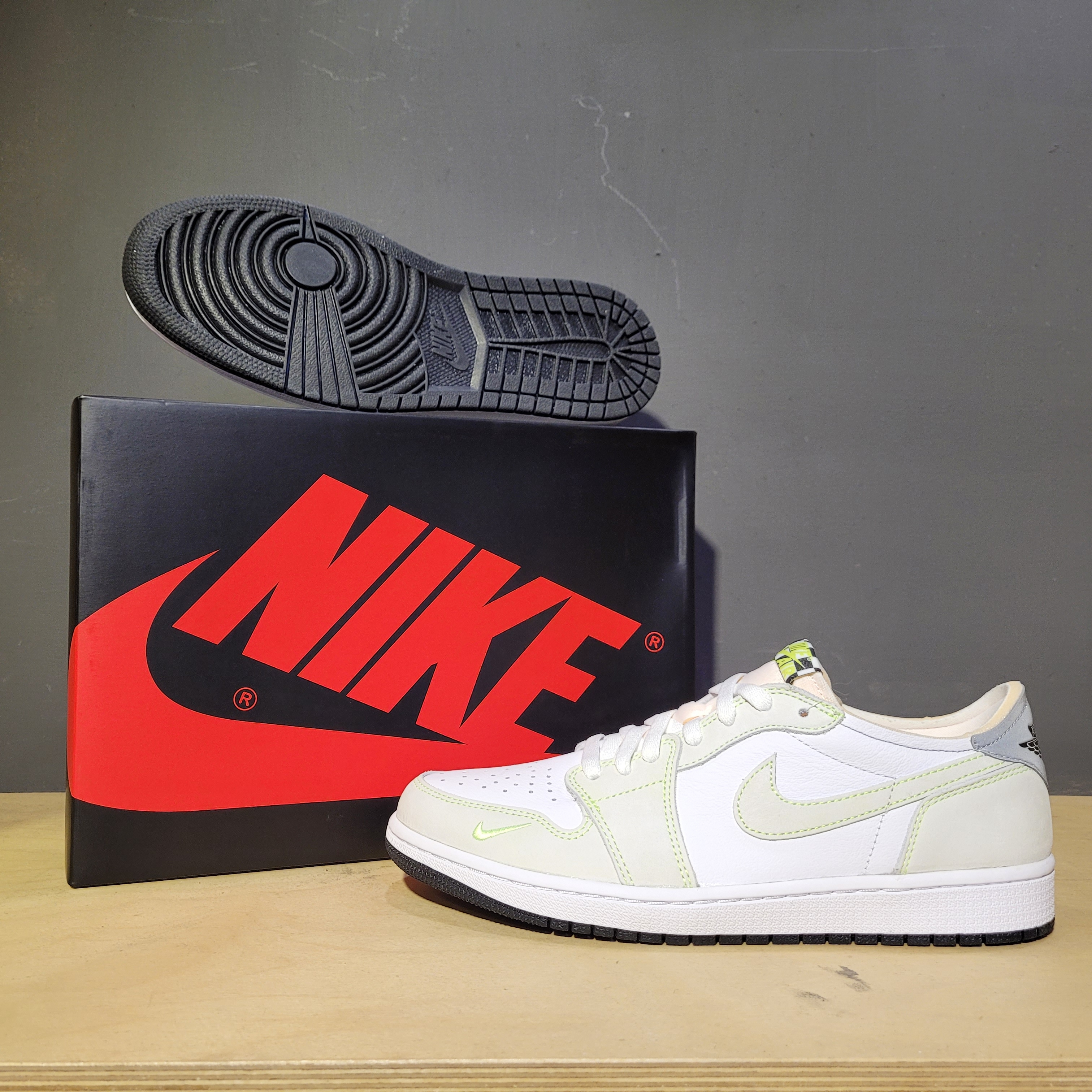 Jordan 1 Low OG Ghost Green 착용 스타일