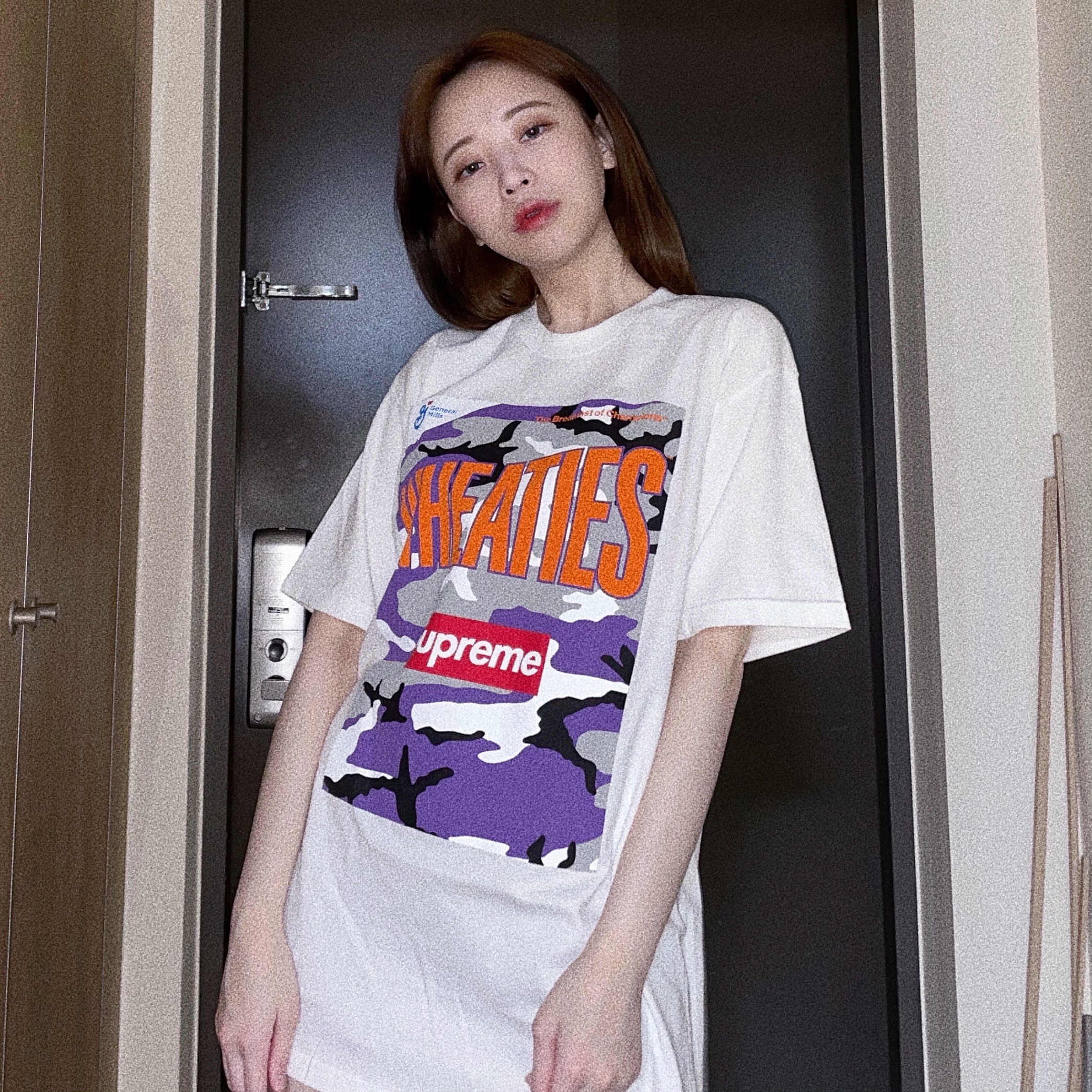 Supreme Wheaties T-Shirt White - 21SS, Jordan 1 Retro High OG CO.JP Midnight Navy 착용 스타일 - 2
