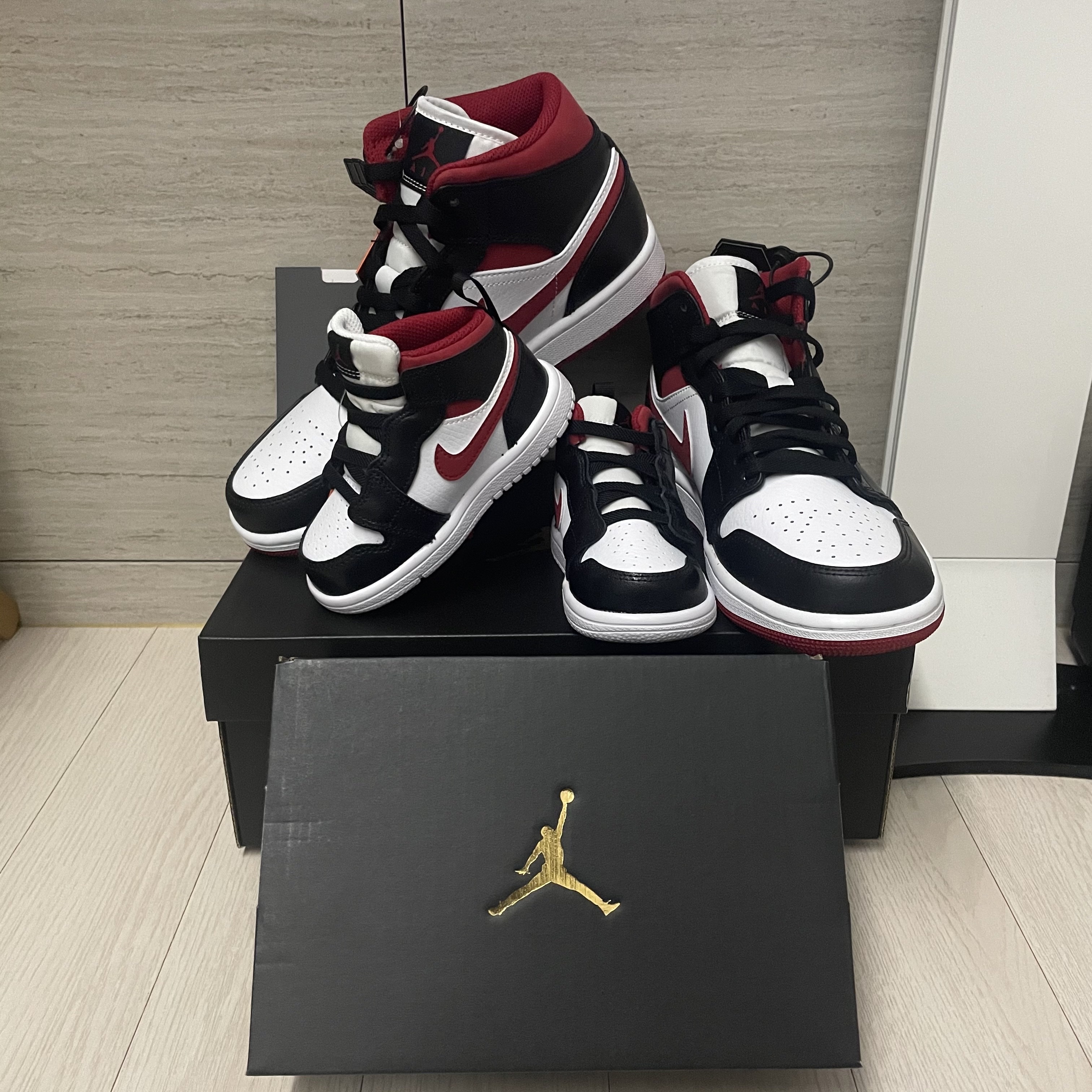 Jordan 1 Mid Gym Red Black White, (TD) Jordan 1 Mid Alt Gym Red Black White 착용 스타일