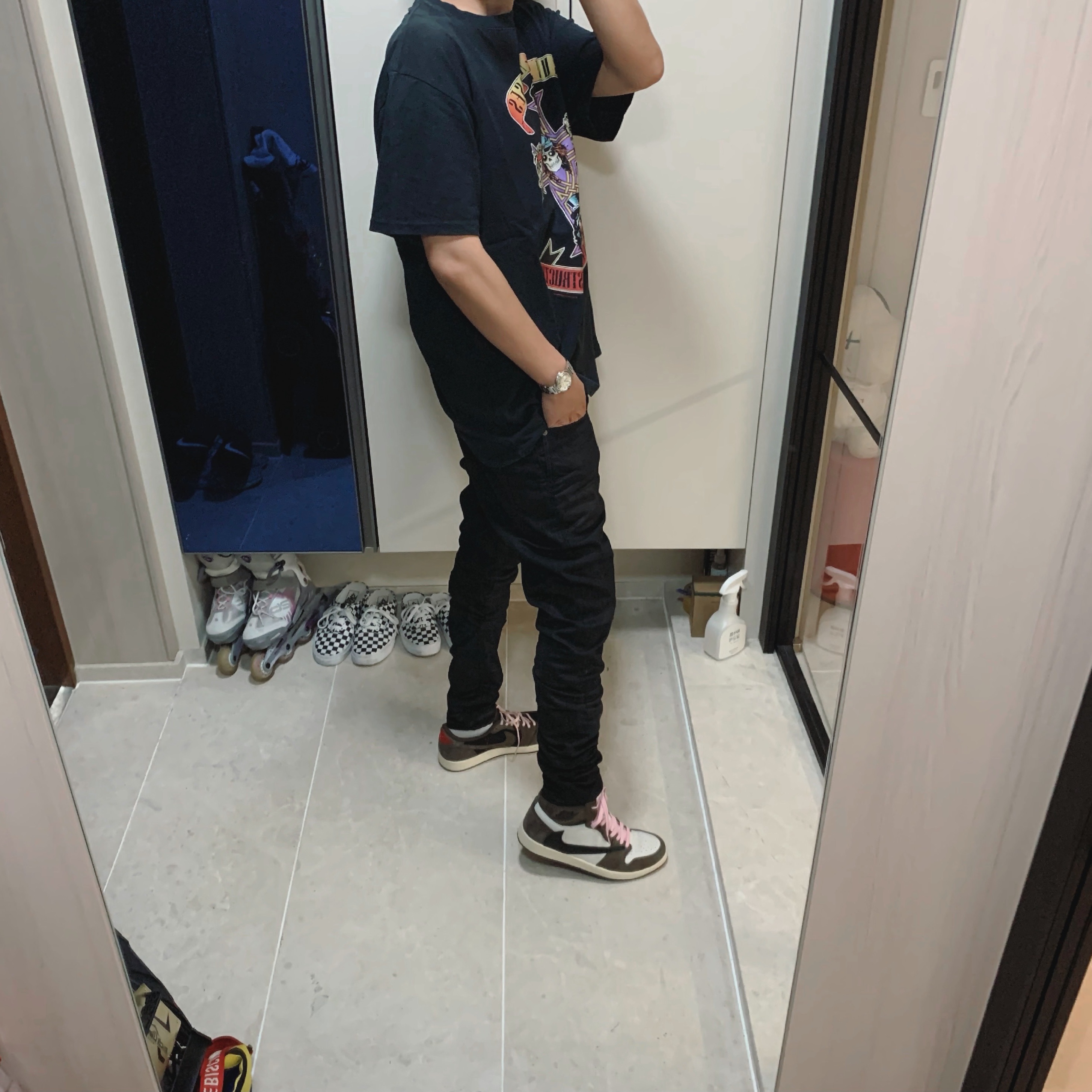 Jordan 1 x Travis Scott Retro Low OG SP Mocha, Jordan 1 x Travis Scott Retro High OG SP Mocha 착용 스타일 - 2