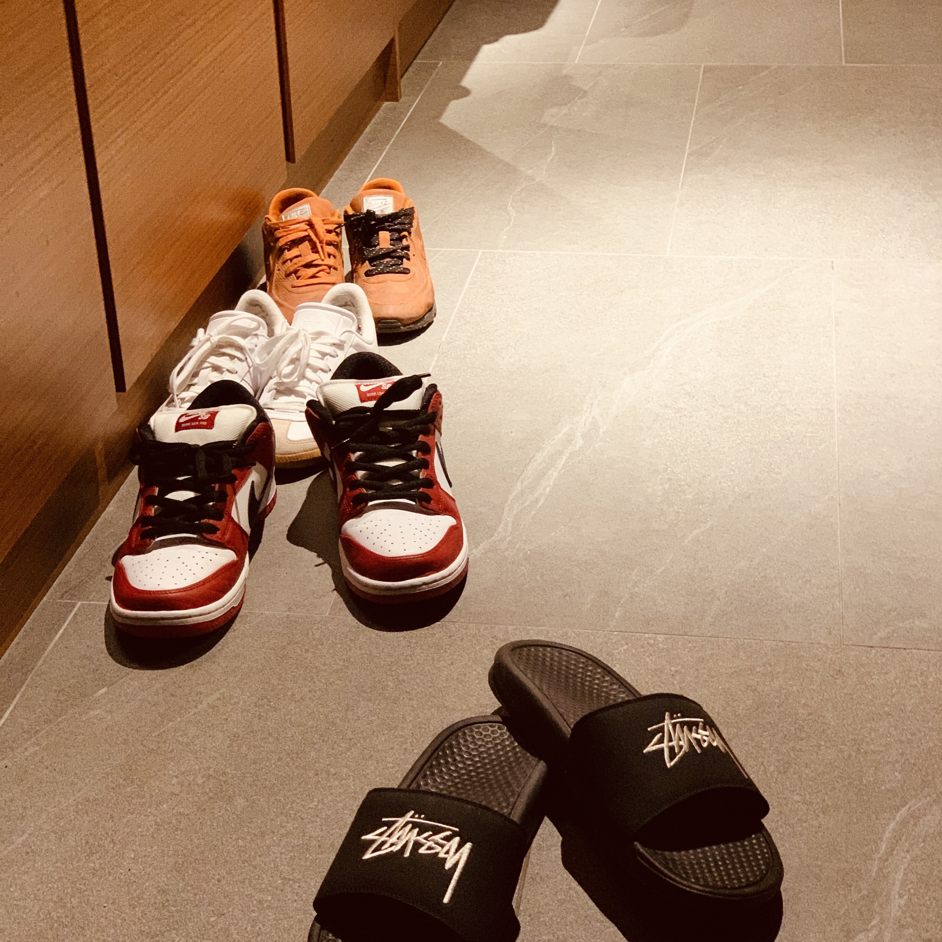 Nike x Stussy Benassi Slide Off Noir, Nike SB Dunk Low Pro Chicago 착용 스타일