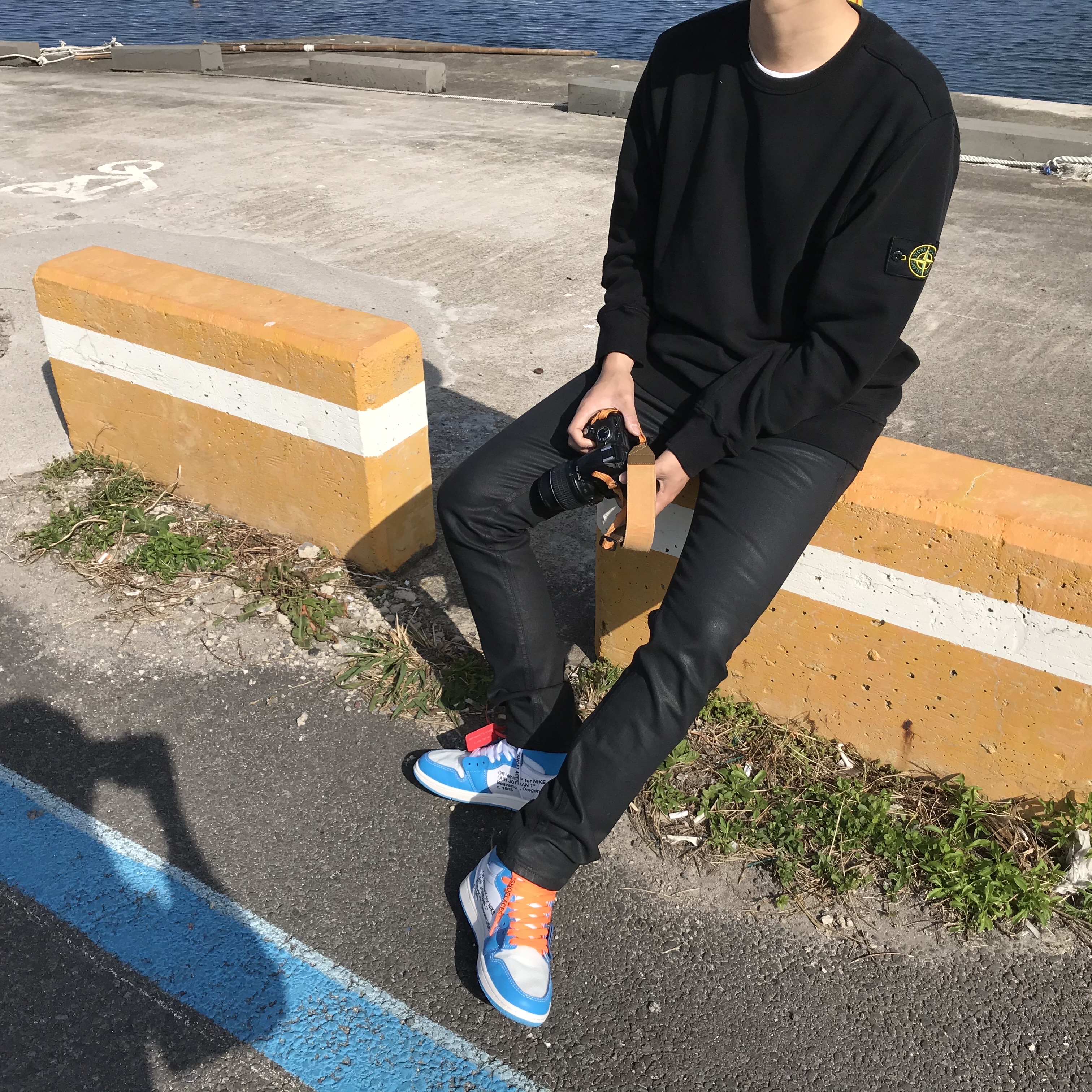 Jordan 1 x Off-White Retro High University Blue 착용 스타일