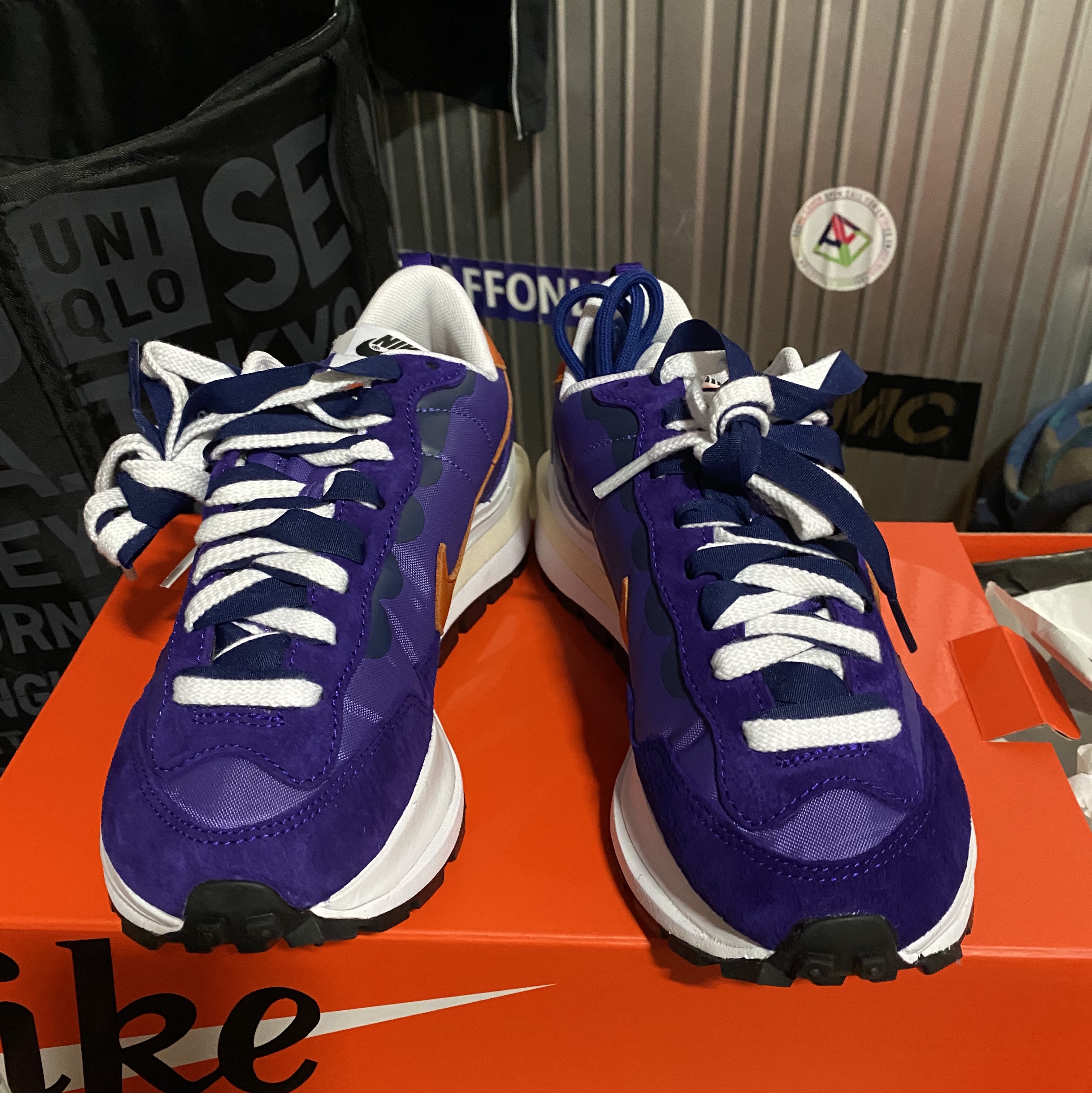 Nike x Sacai VaporWaffle Dark Iris 착용 스타일