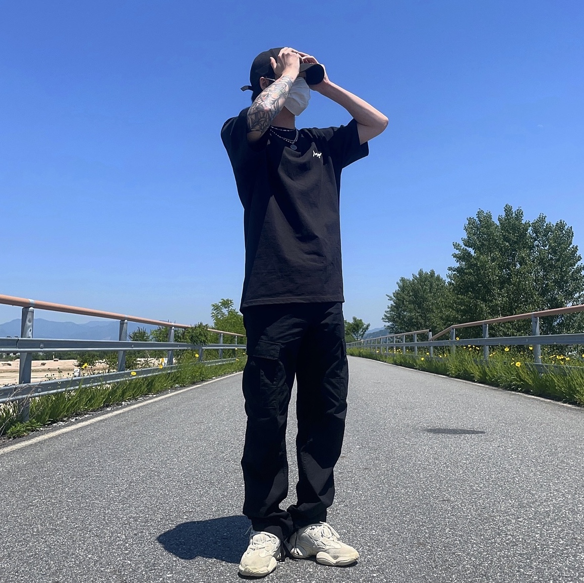 Adidas Yeezy 500 Bone White 착용 스타일