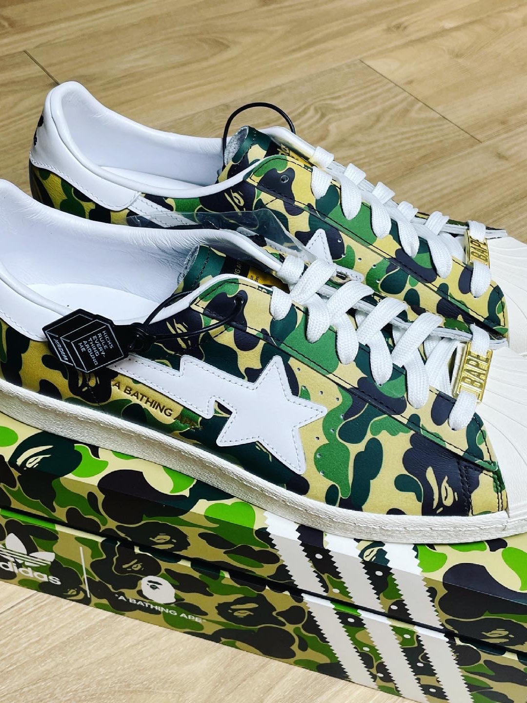 Adidas x BAPE Superstar 80s Green Camo 착용 스타일 - 2