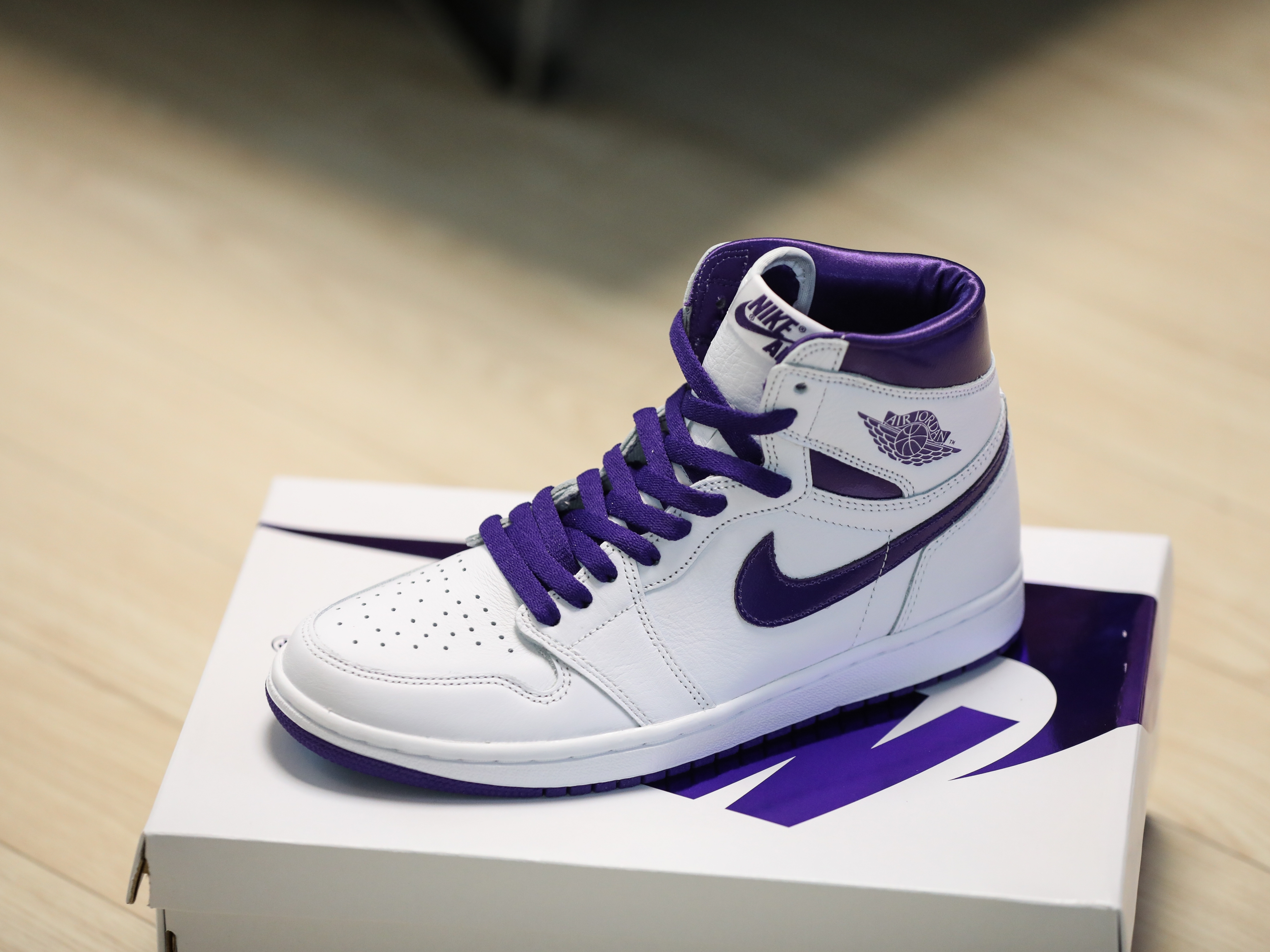 (W) Jordan 1 High OG Court Purple 착용 스타일 - 2