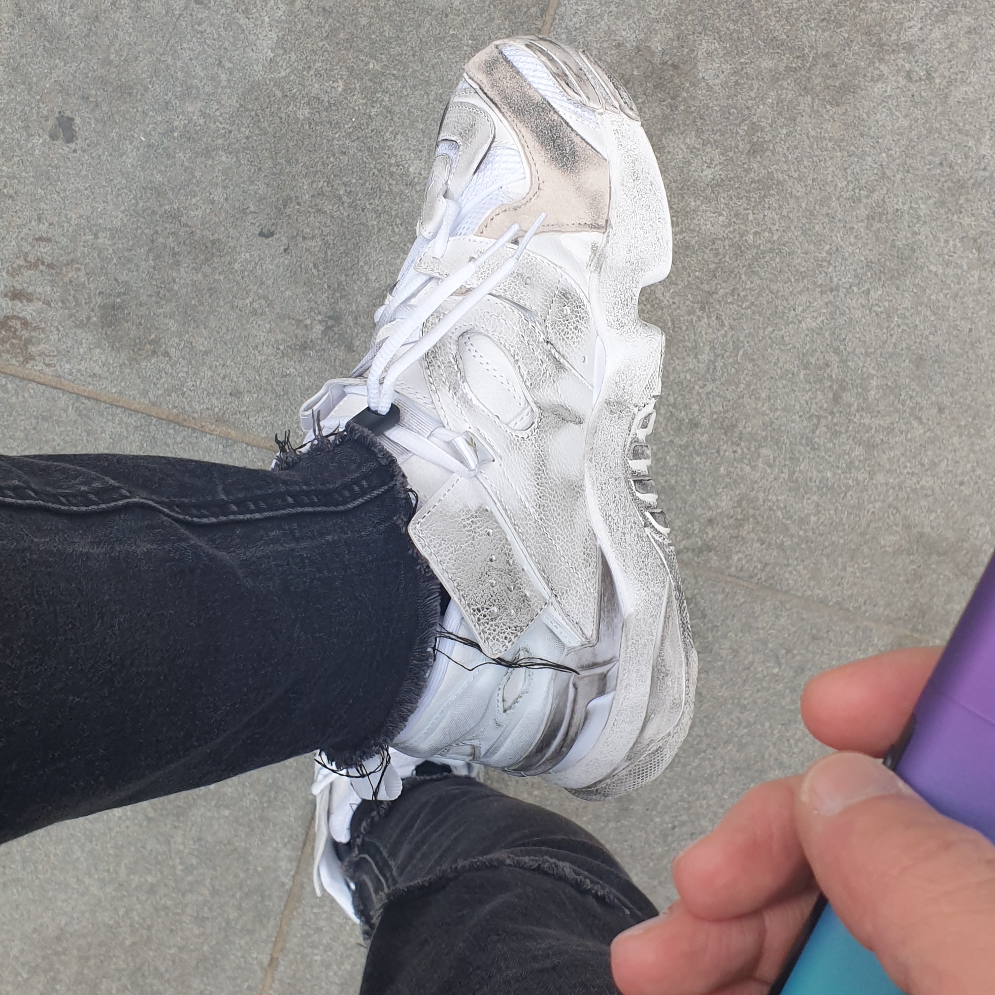 Reebok x Vetements Genetically Modified Pump Dirty White 착용 스타일