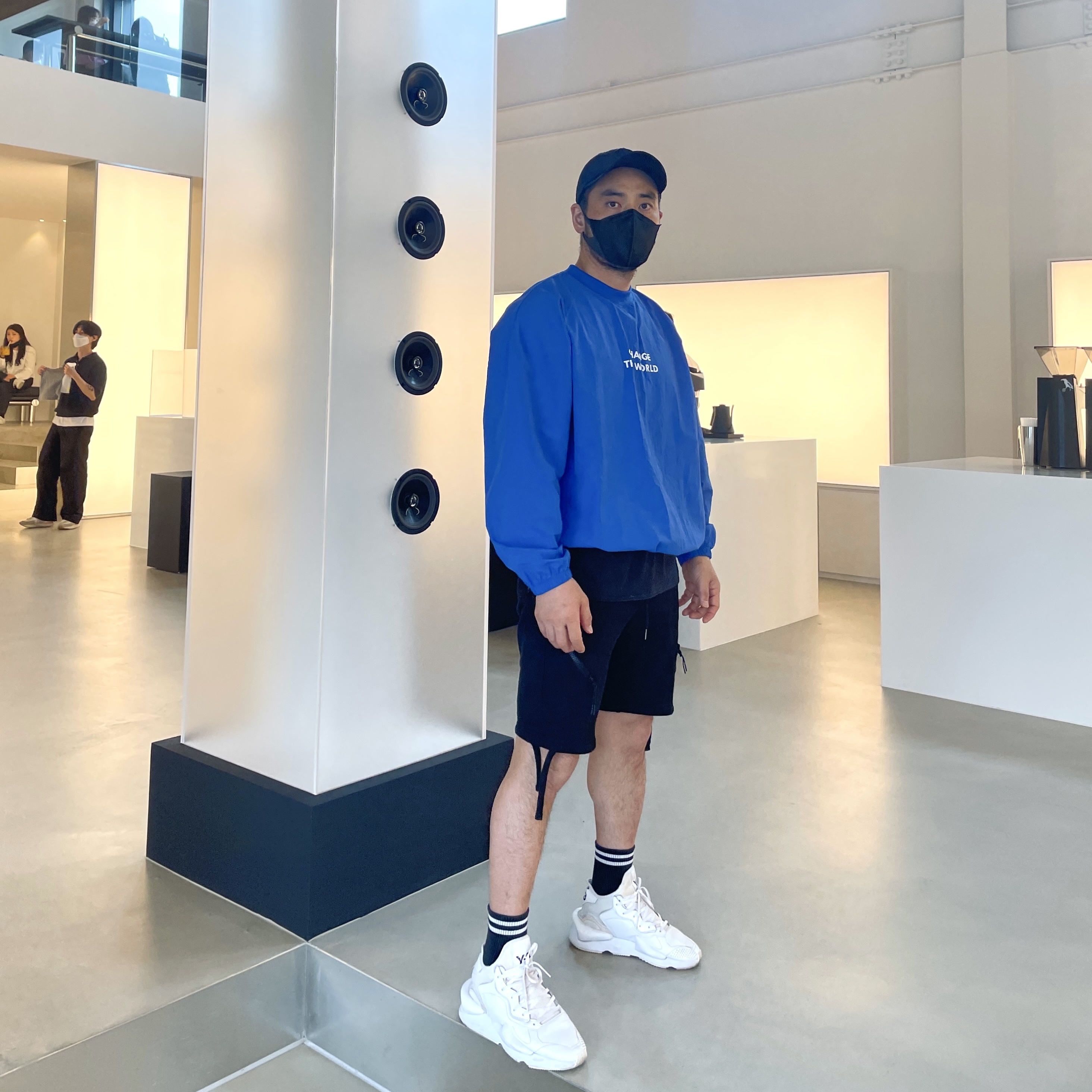 Y-3 Kaiwa Black White 착용 스타일 - 1