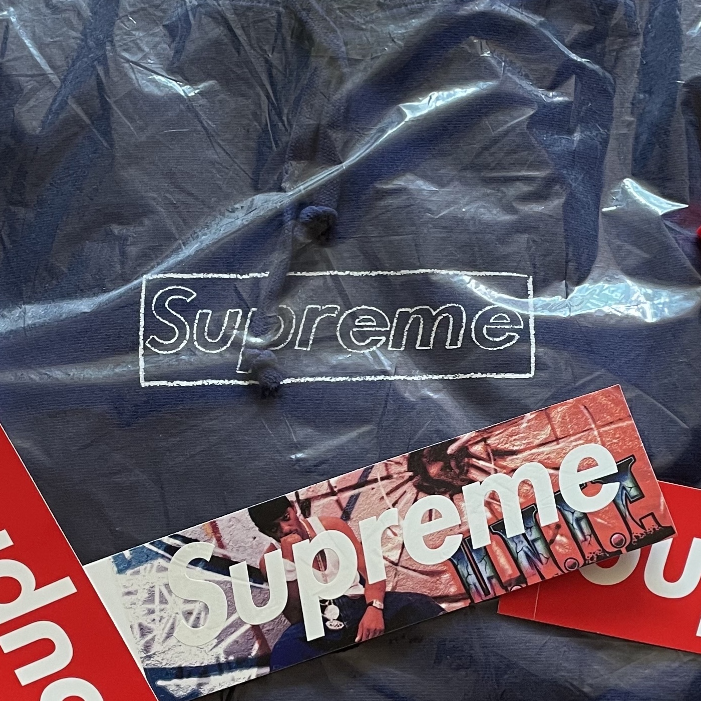 Supreme x Kaws Chalk Logo Hooded Sweatshirt Washed Navy - 21SS 착용 스타일