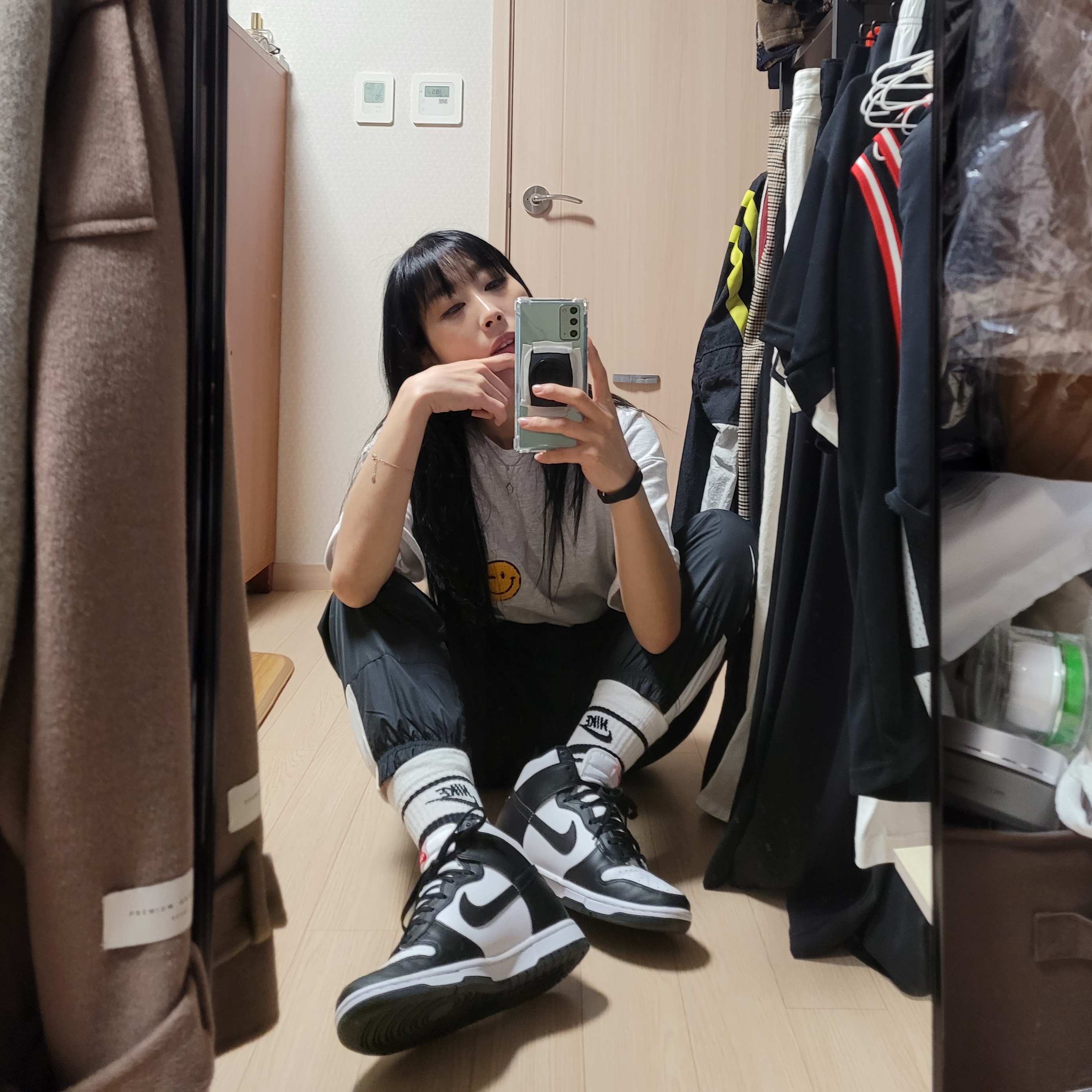 (W) Nike Dunk High Black and White, Nike Dunk High Retro Black and White 착용 스타일 - 4