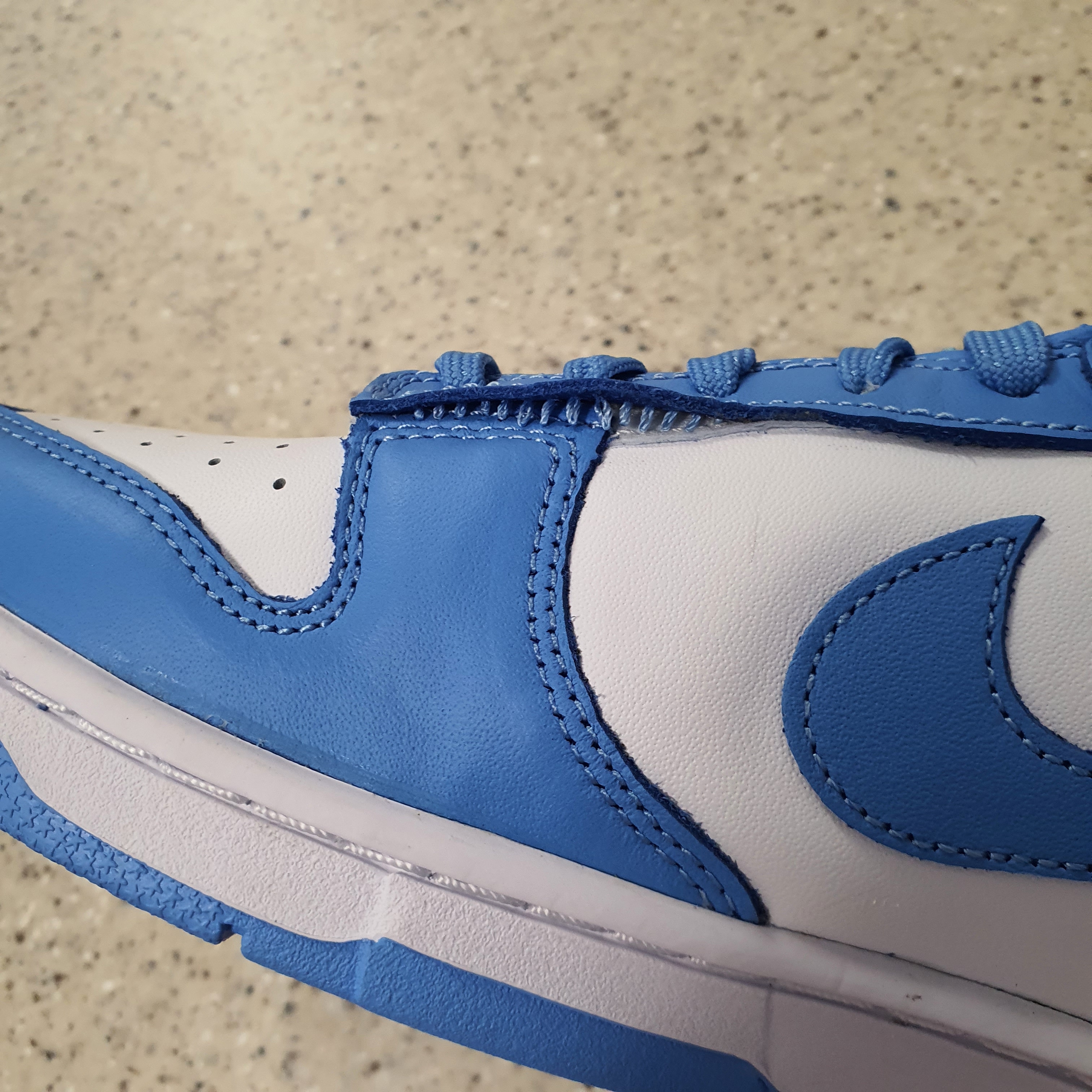 Nike Dunk Low Retro University Blue 착용 스타일 - 2