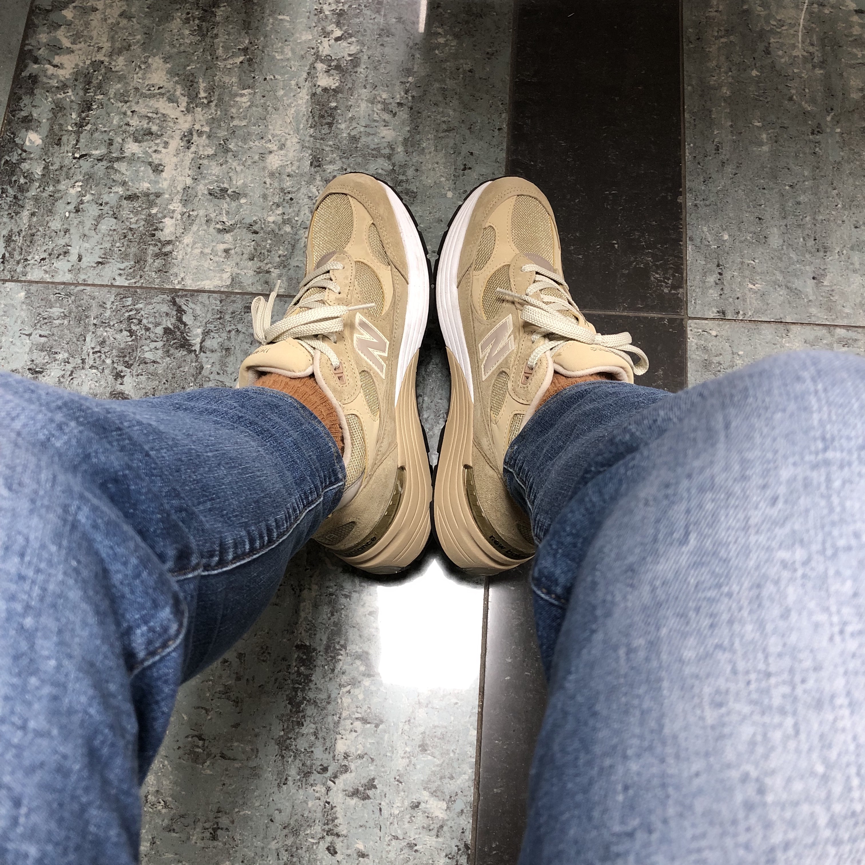 New Balance 992 Made in USA Tan 착용 스타일