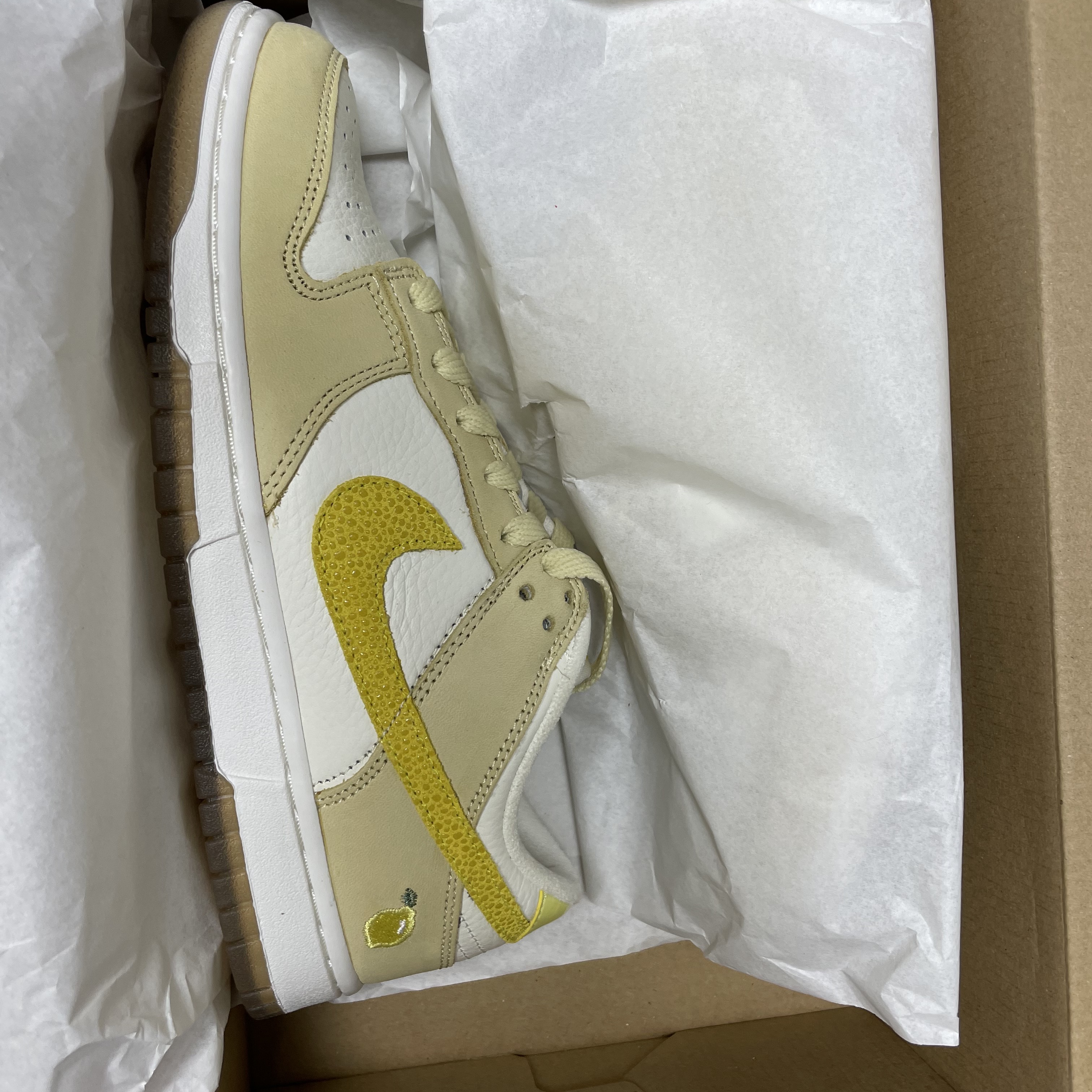 (W) Nike Dunk Low Lemon Drop 착용 스타일