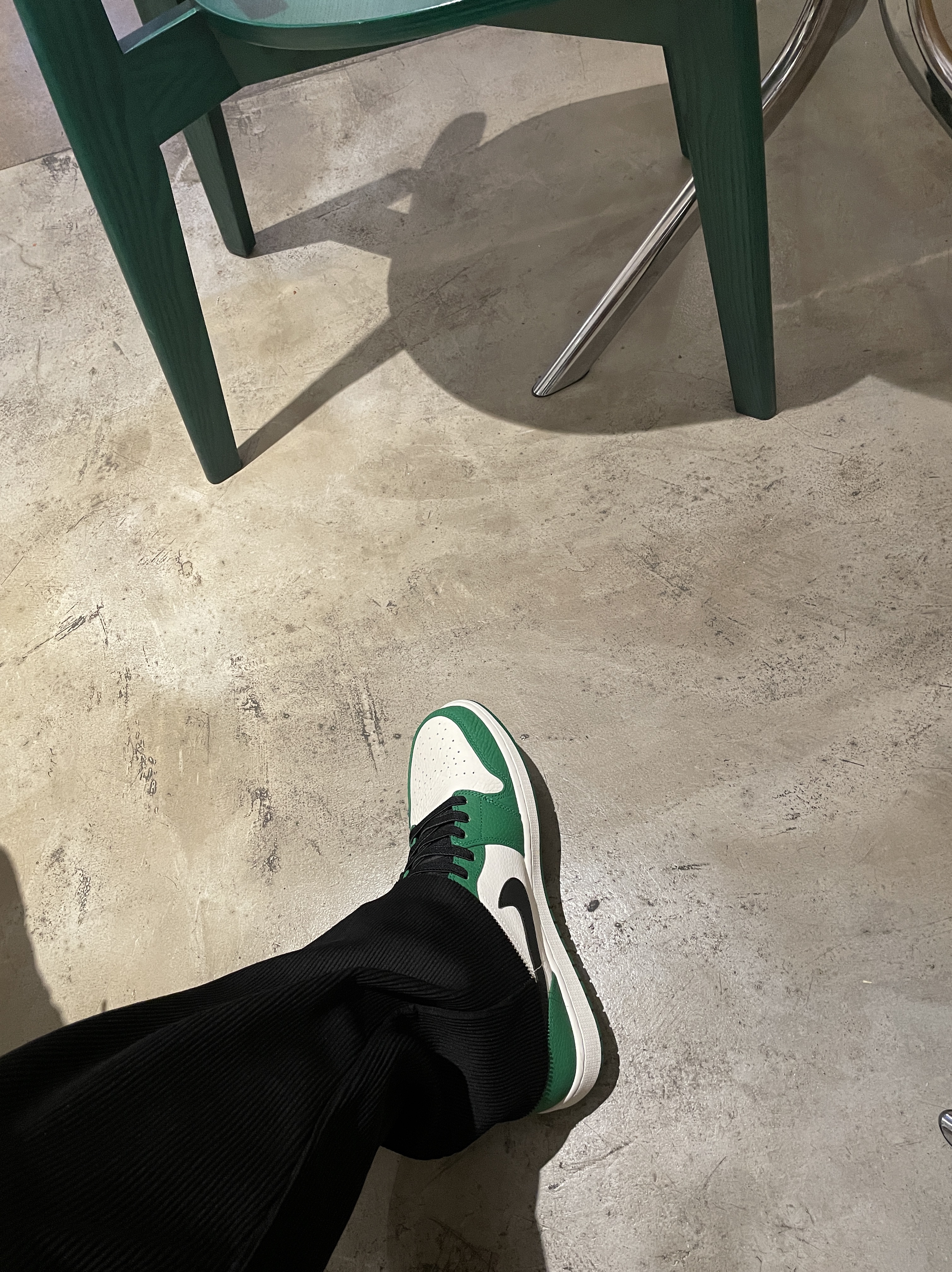 Jordan 1 Mid Pine Green 착용 스타일 - 2
