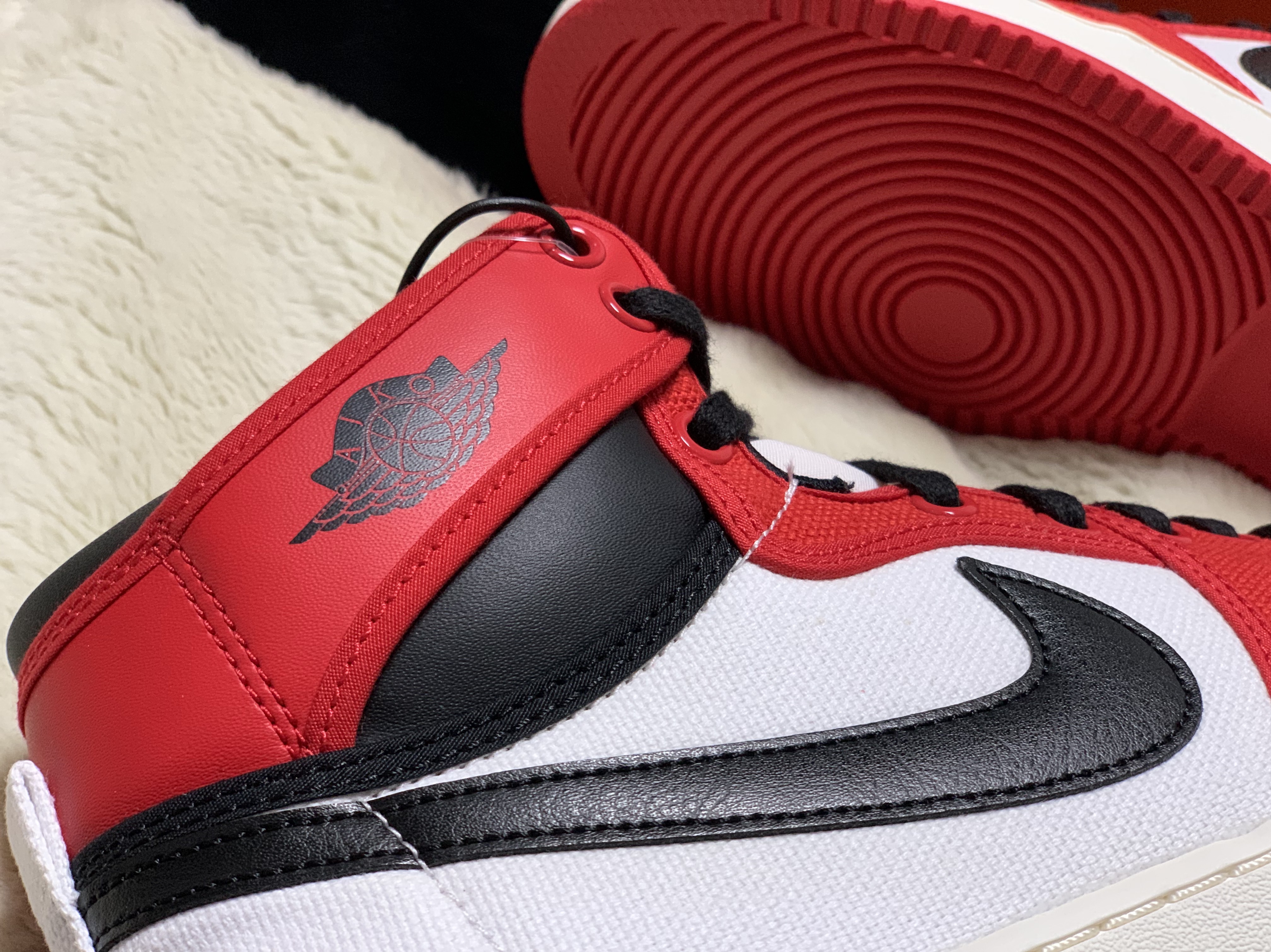 Jordan 1 KO Chicago 2021 착용 스타일 - 3