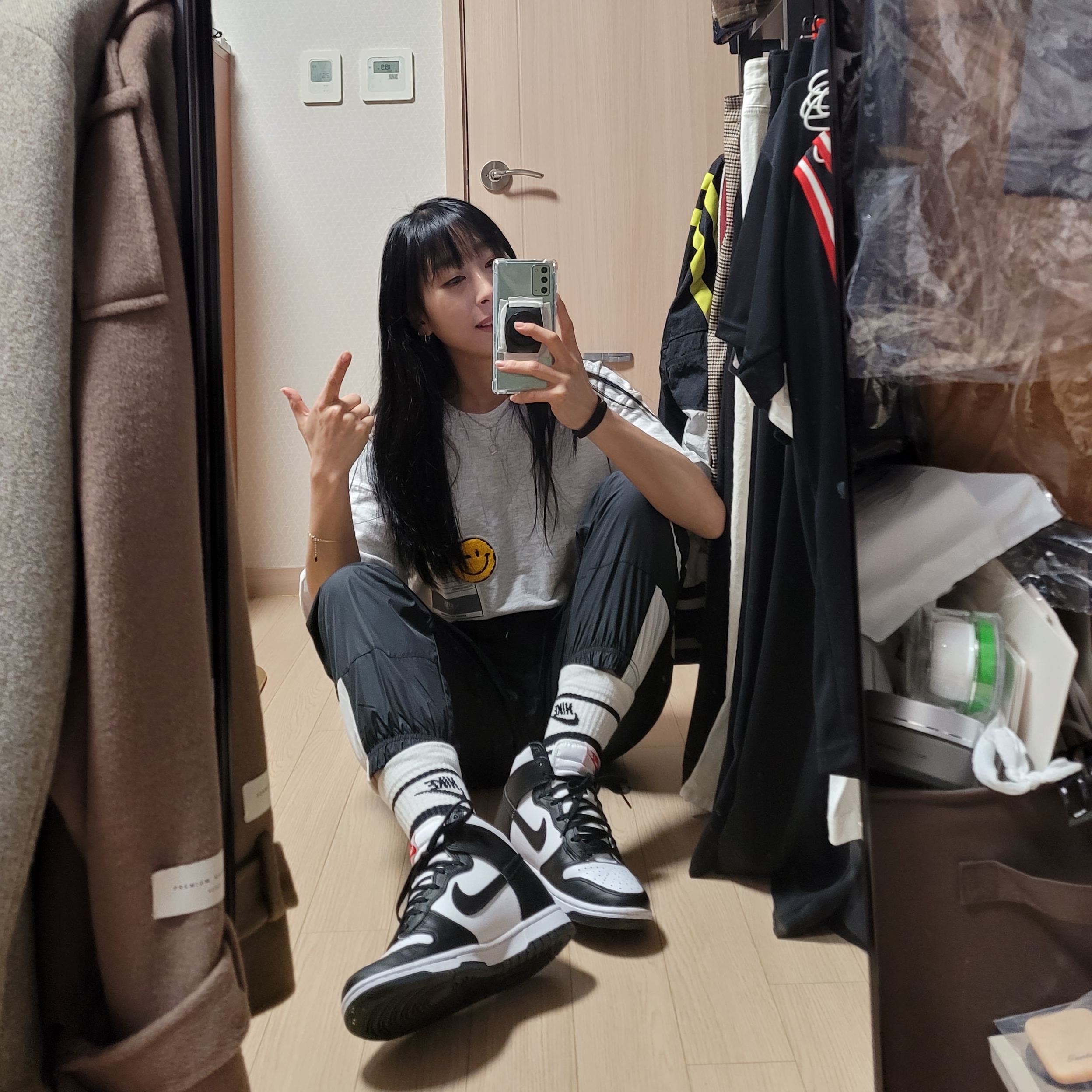 (W) Nike Dunk High Black and White, Nike Dunk High Retro Black and White 착용 스타일 - 3