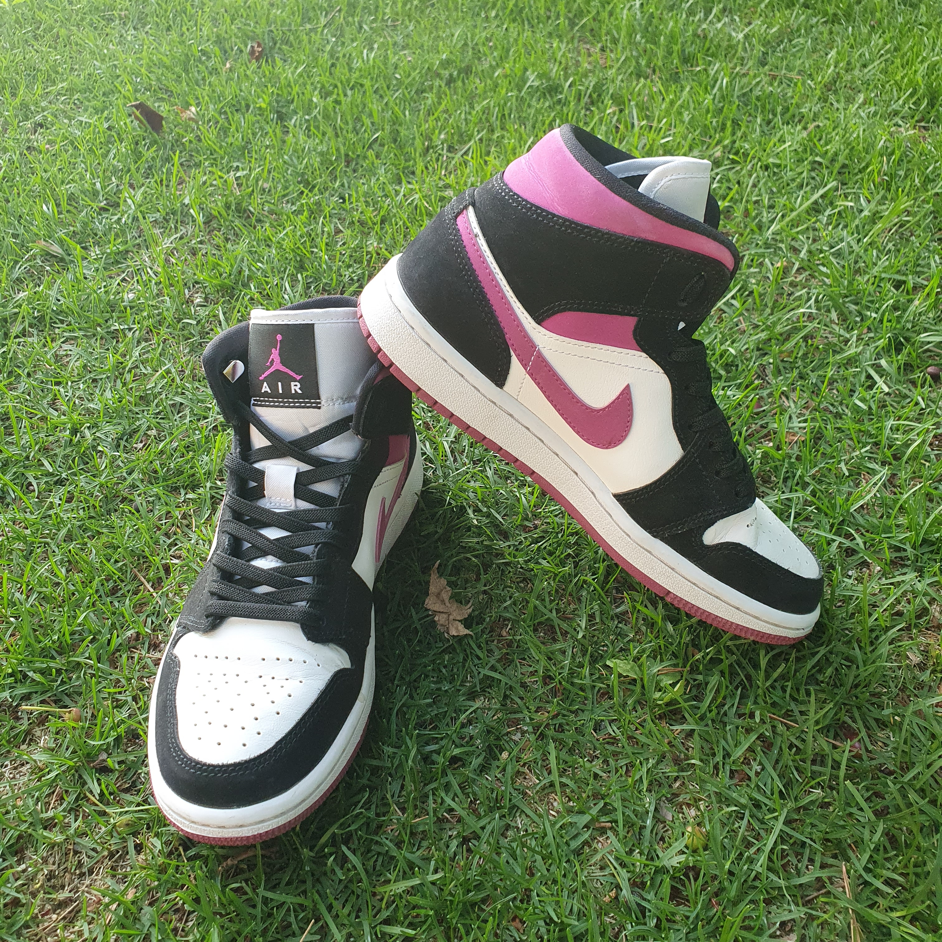 (W) Jordan 1 Mid Cactus Flower, (TD) Jordan 5 Retro Fire Red Silver Tongue 2020 착용 스타일 - 2