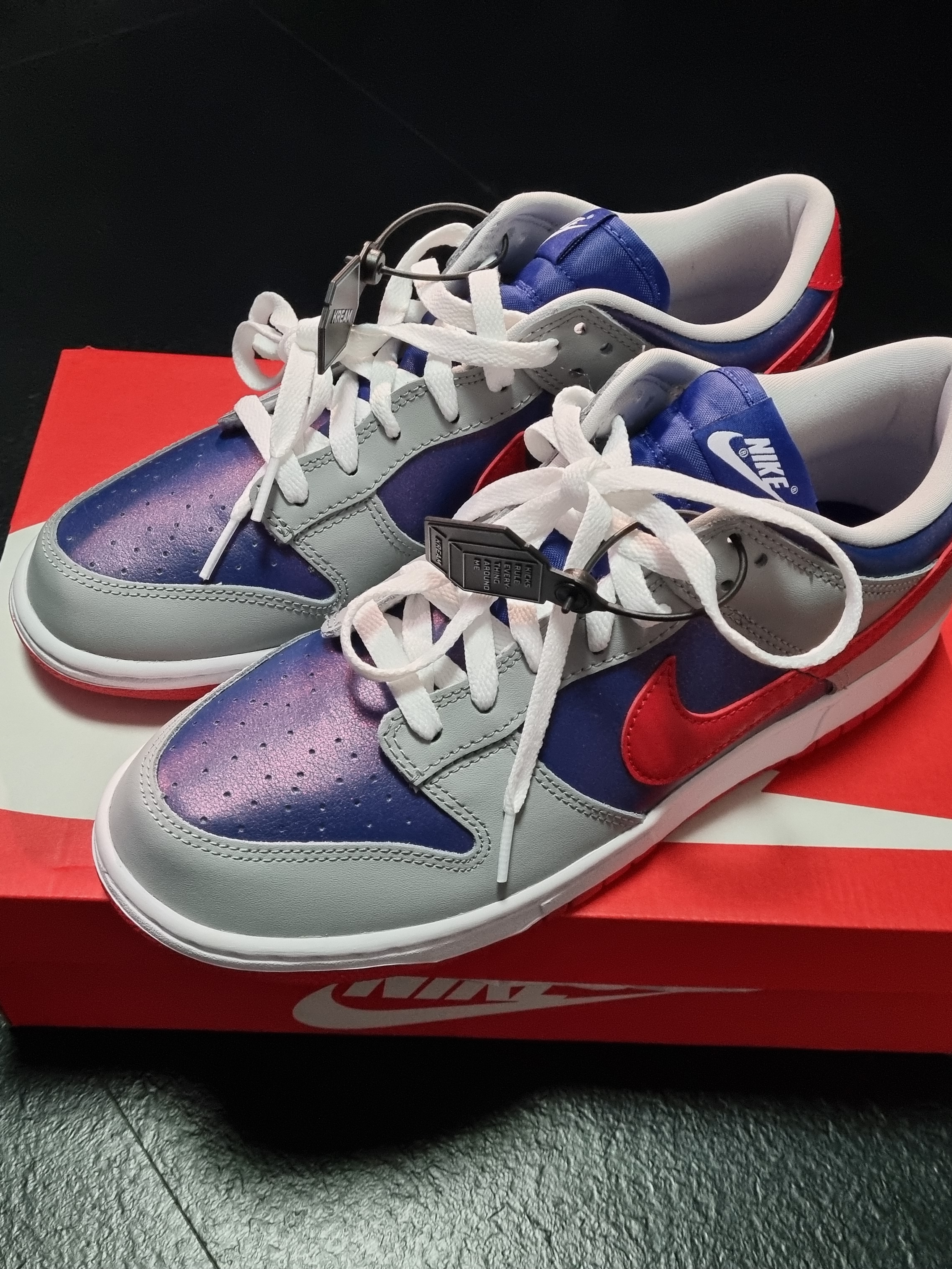Nike Dunk Low SP Samba 2020, Stussy DSM World Tour T-Shirt Navy 2021 착용 스타일 - 3