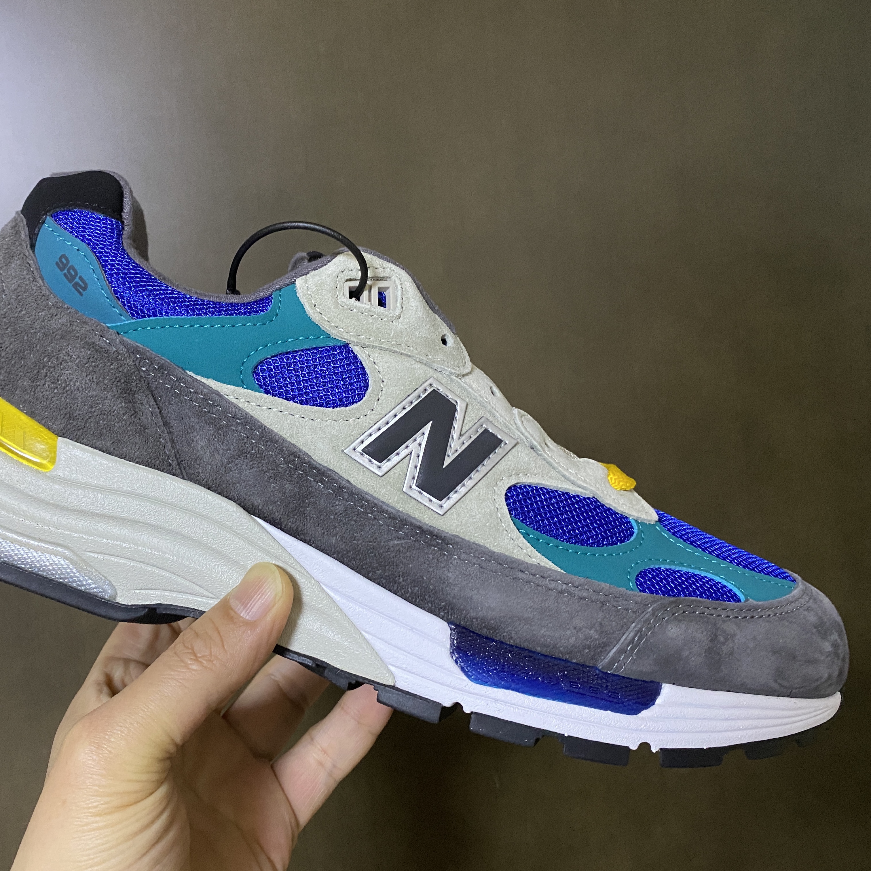 New Balance x Billy's 992 Made in USA Grey Blue Teal 착용 스타일 - 1