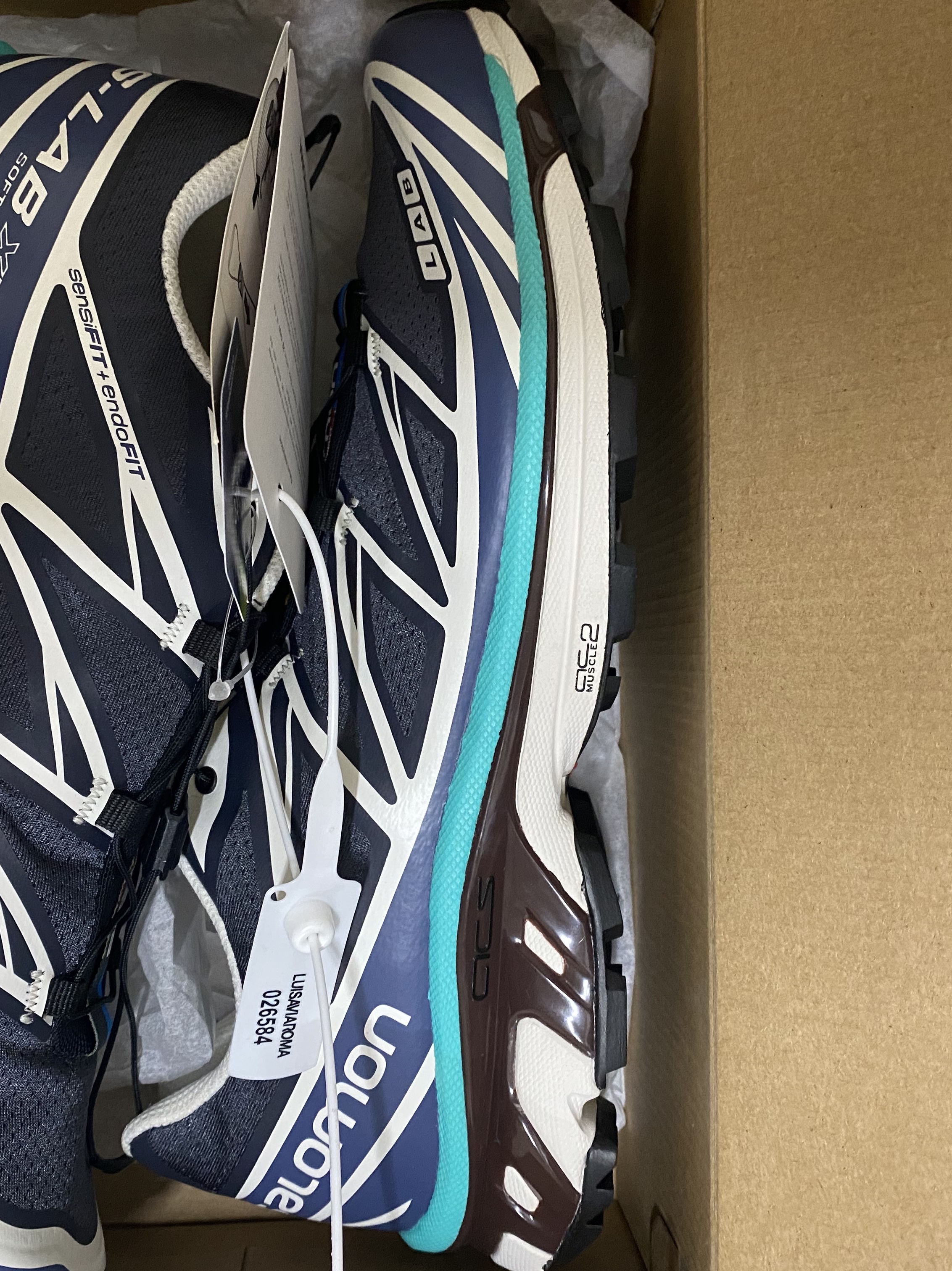 Salomon XT-6 ADV Ebony Vanila Ice 착용 스타일 - 1