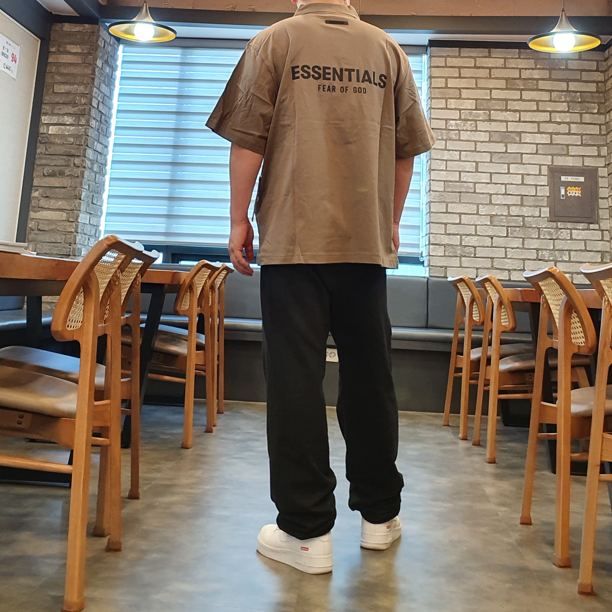 Essentials Short Sleeve Polo Cream - 21SS, Essentials Short Sleeve Polo Taupe - 21SS 착용 스타일 - 2